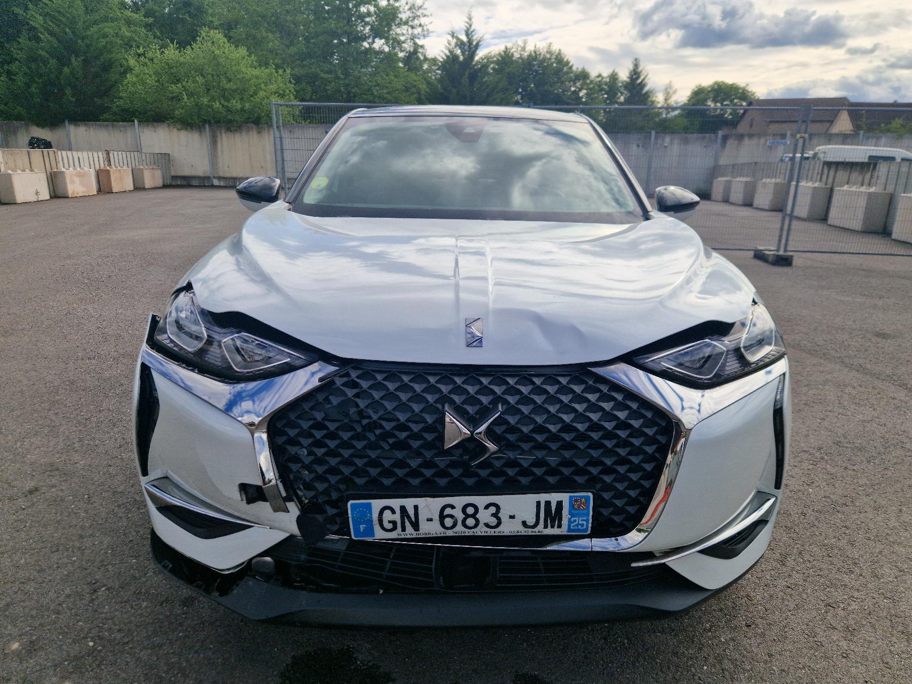 Appui tete avant pour DS DS3 CROSSBACK Appui tete avant pour DS DS3 CROSSBACK