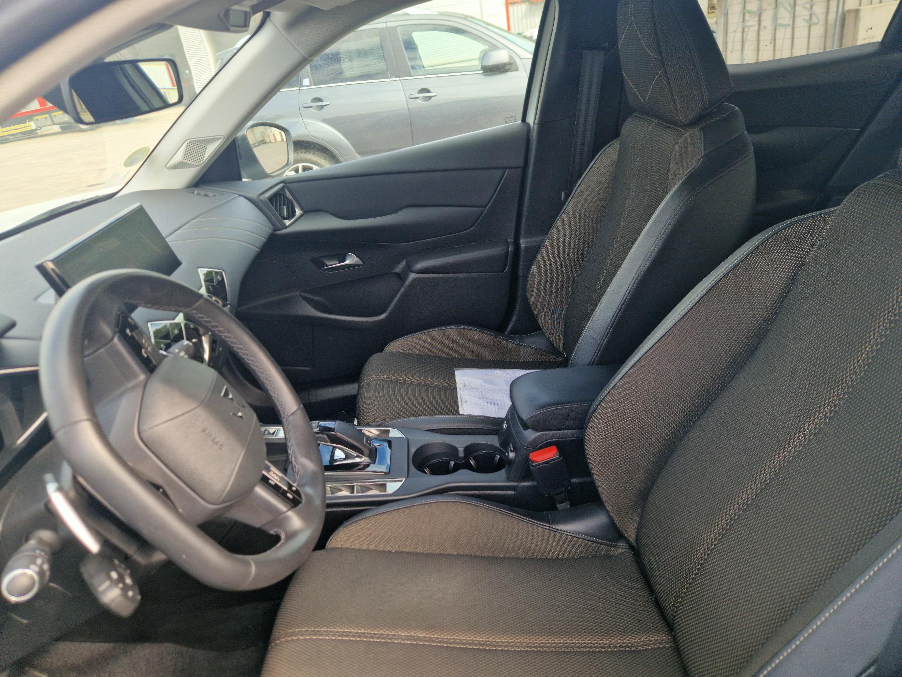 Appui tete avant pour DS DS3 CROSSBACK Appui tete avant pour DS DS3 CROSSBACK