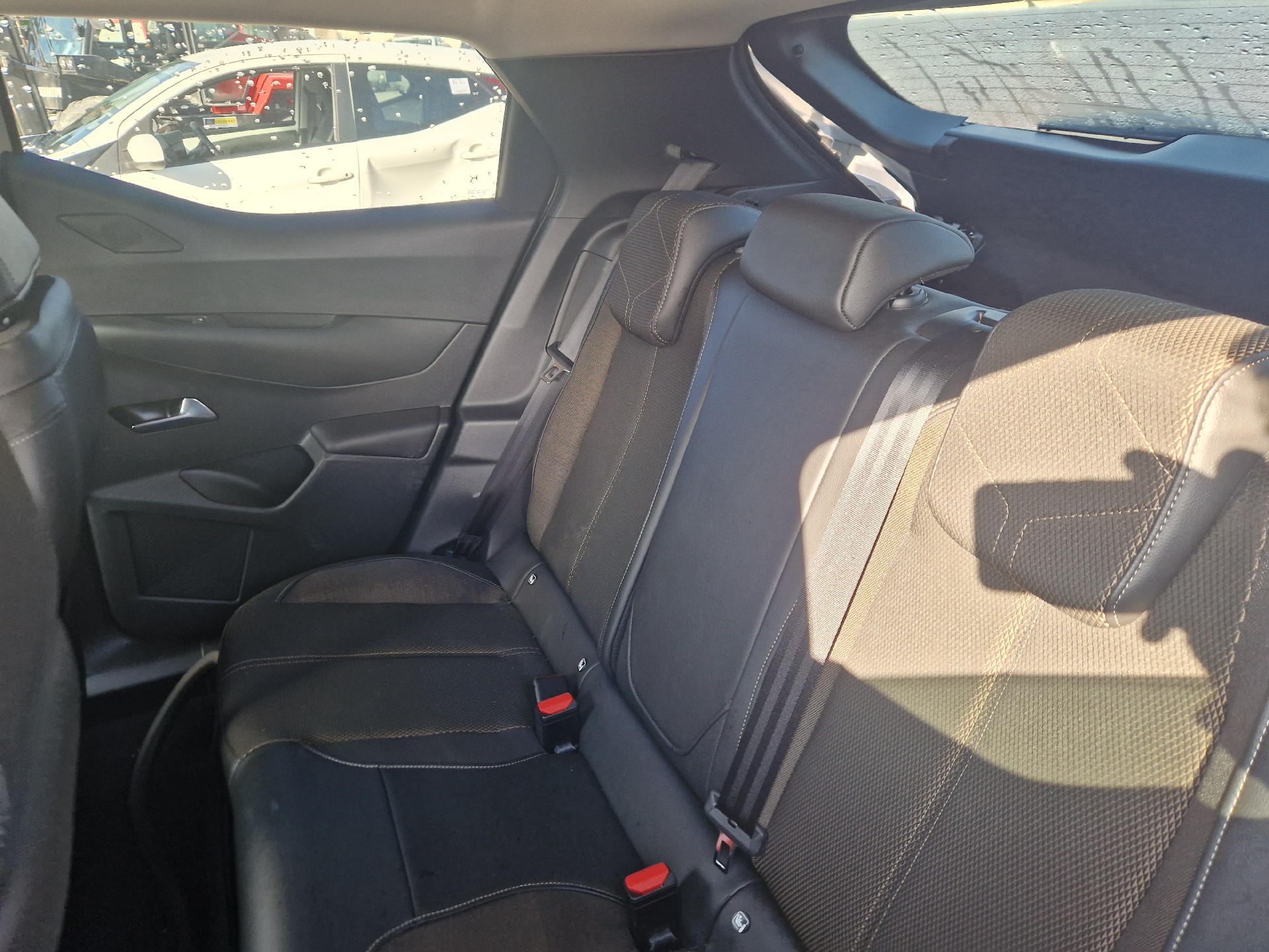 Appui tete avant pour DS DS3 CROSSBACK Appui tete avant pour DS DS3 CROSSBACK