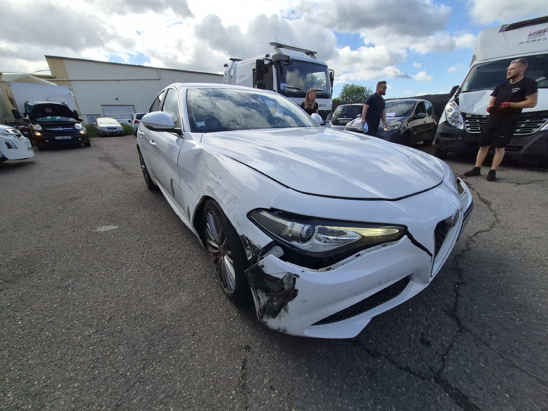 Pare choc arriere pour ALFA ROMEO GIULIA 2 PHASE 1 Pare choc arriere pour ALFA ROMEO GIULIA 2 PHASE 1