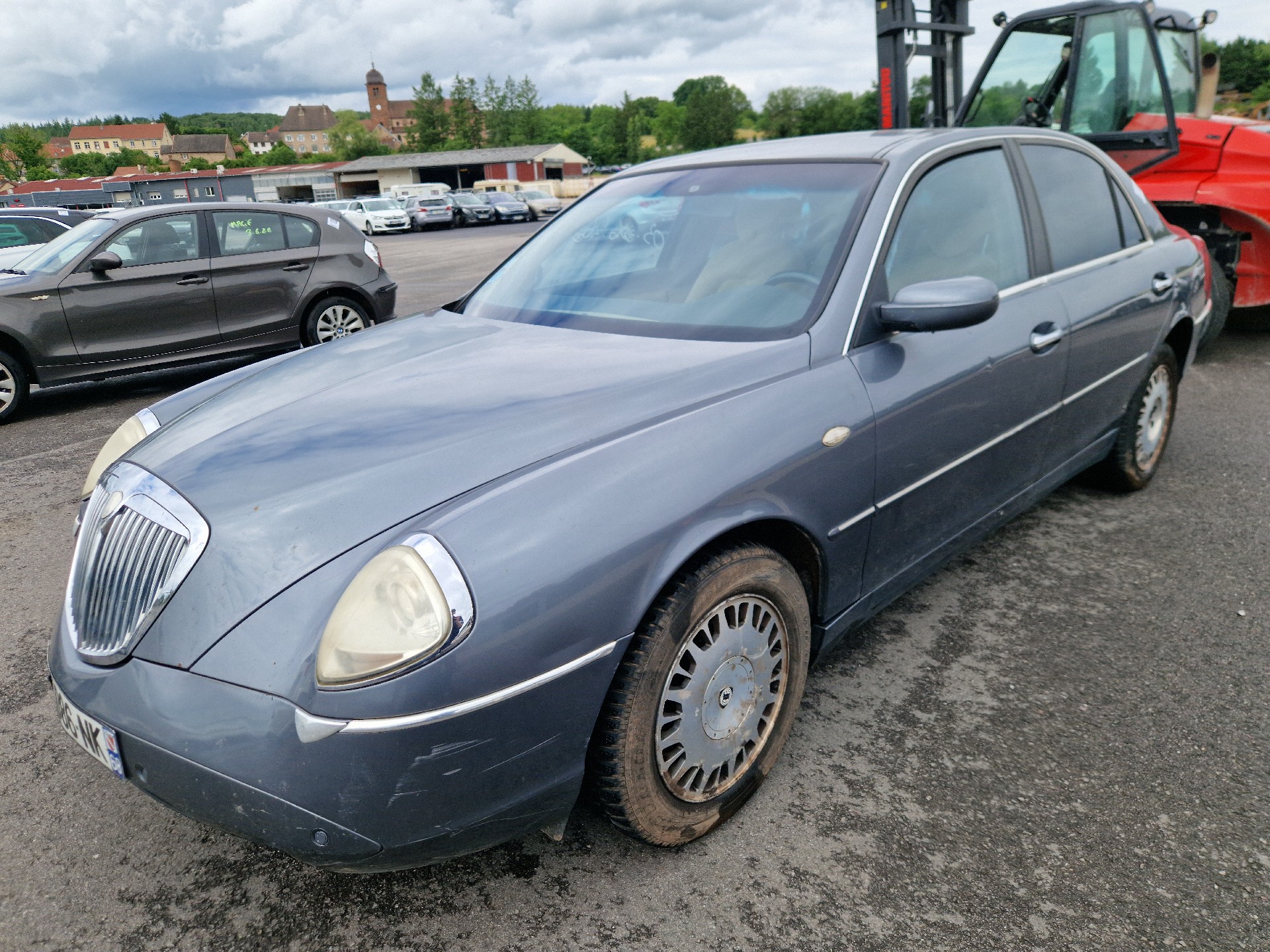 Aile avant droit pour LANCIA THESIS Aile avant droit pour LANCIA THESIS