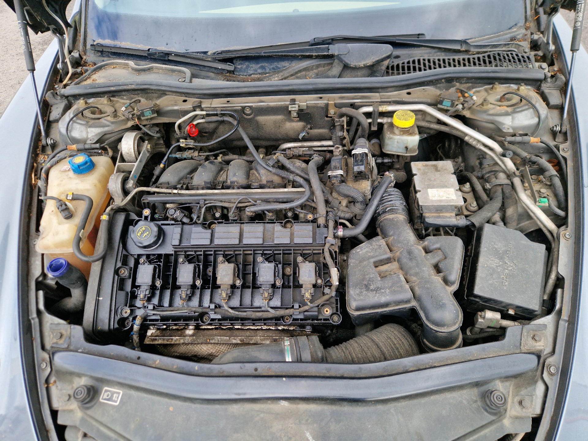 Aile avant droit pour LANCIA THESIS Aile avant droit pour LANCIA THESIS
