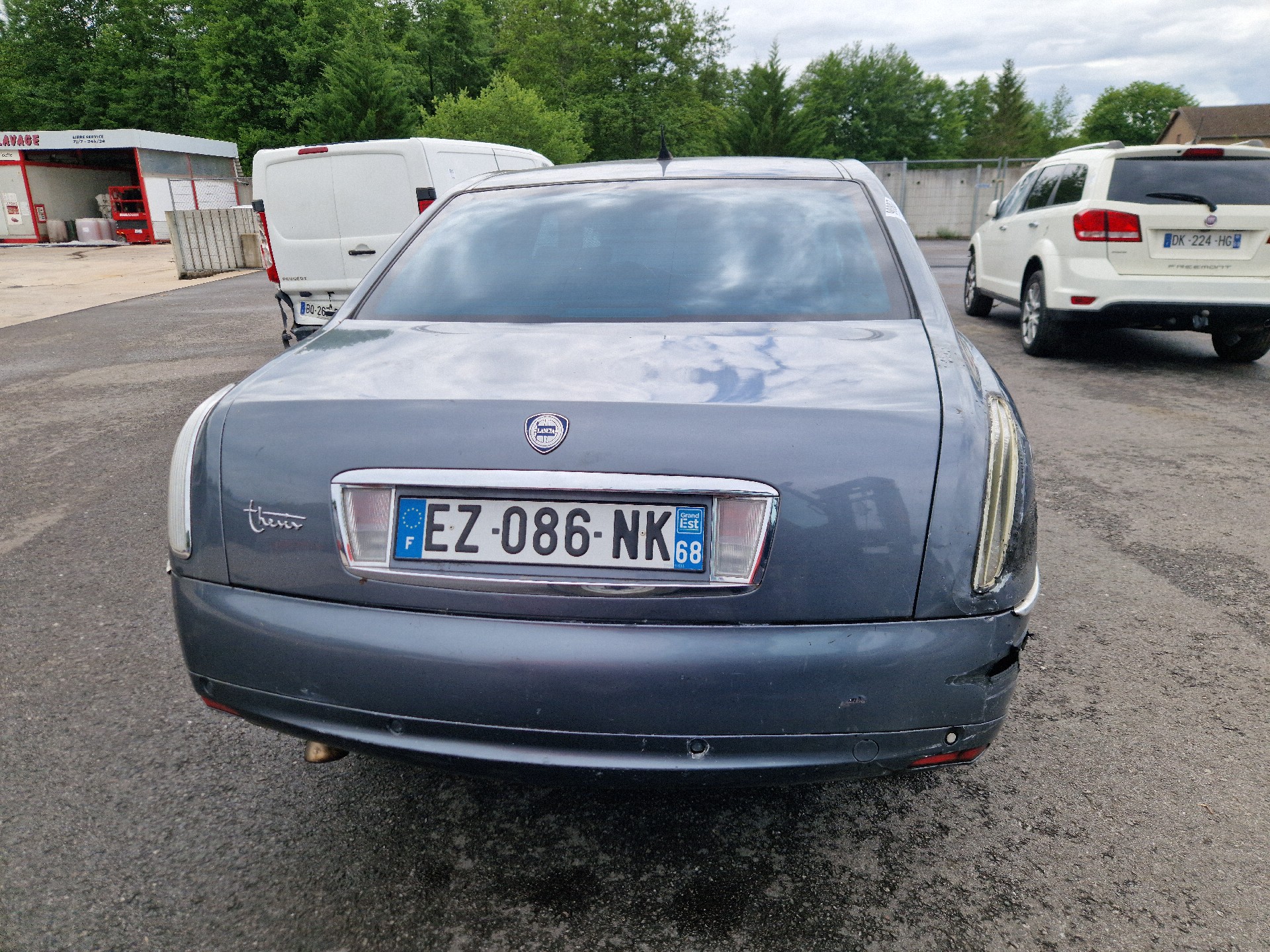 Aile avant droit pour LANCIA THESIS Aile avant droit pour LANCIA THESIS