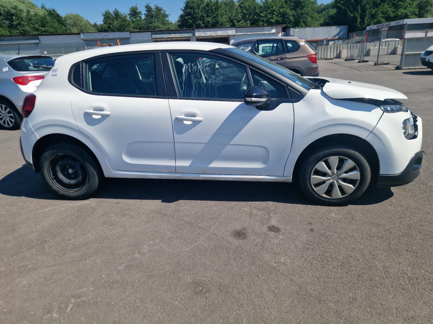 Porte avant droit pour CITROEN C3 3 PHASE 2 Porte avant droit pour CITROEN C3 3 PHASE 2