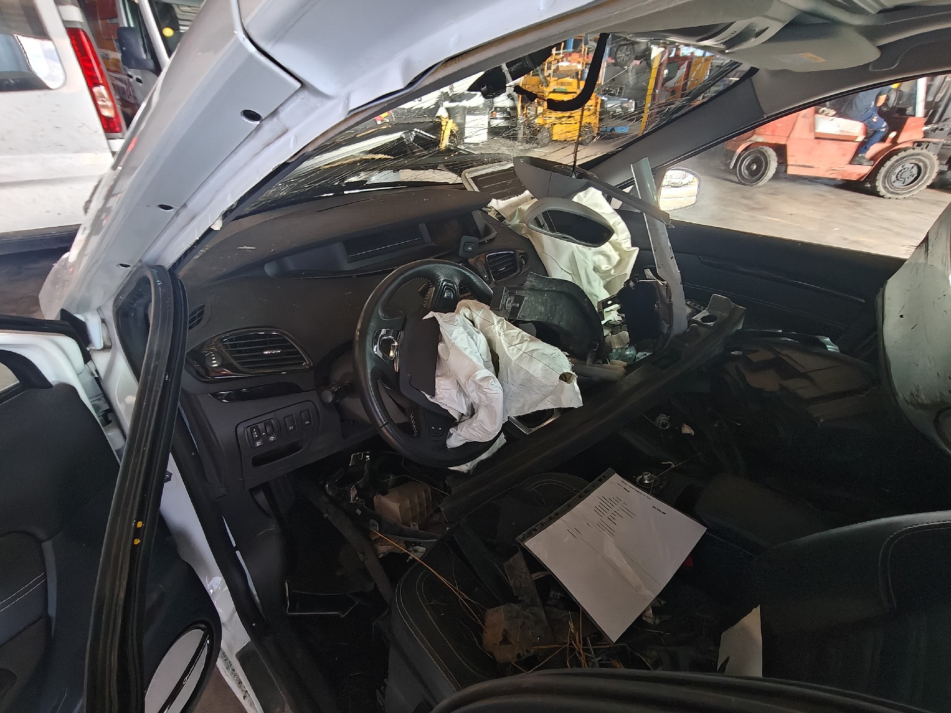 Arret de porte avant gauche pour RENAULT SCENIC 3 PHASE 3 Arret de porte avant gauche pour RENAULT SCENIC 3 PHASE 3