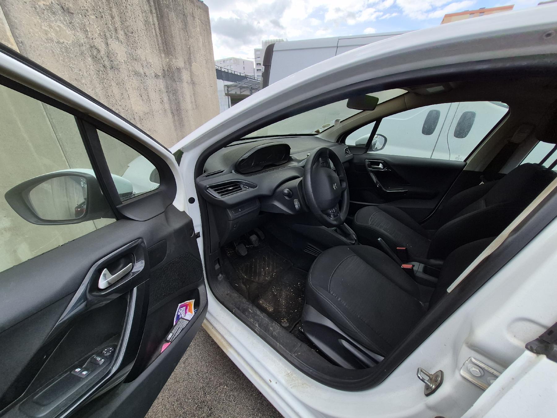 Optique avant principal gauche (feux)(phare) pour PEUGEOT 208 Optique avant principal gauche (feux)(phare) pour PEUGEOT 208