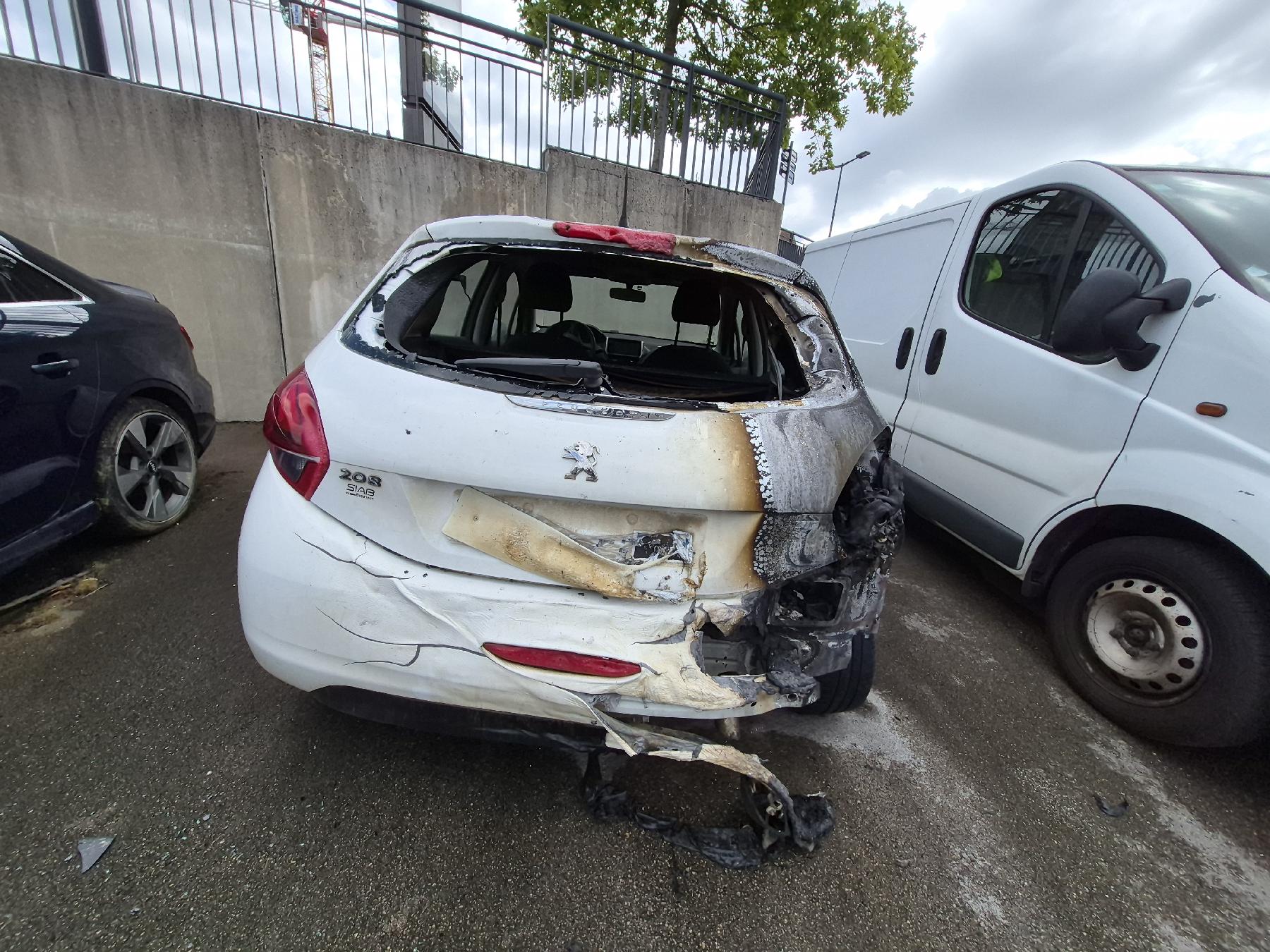 Optique avant principal gauche (feux)(phare) pour PEUGEOT 208 Optique avant principal gauche (feux)(phare) pour PEUGEOT 208