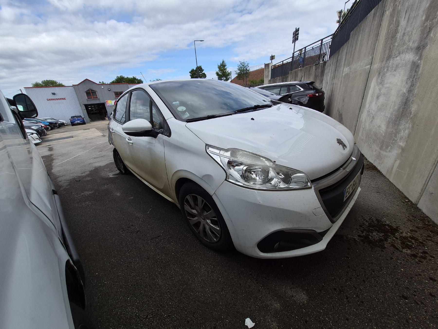 Optique avant principal gauche (feux)(phare) pour PEUGEOT 208 Optique avant principal gauche (feux)(phare) pour PEUGEOT 208