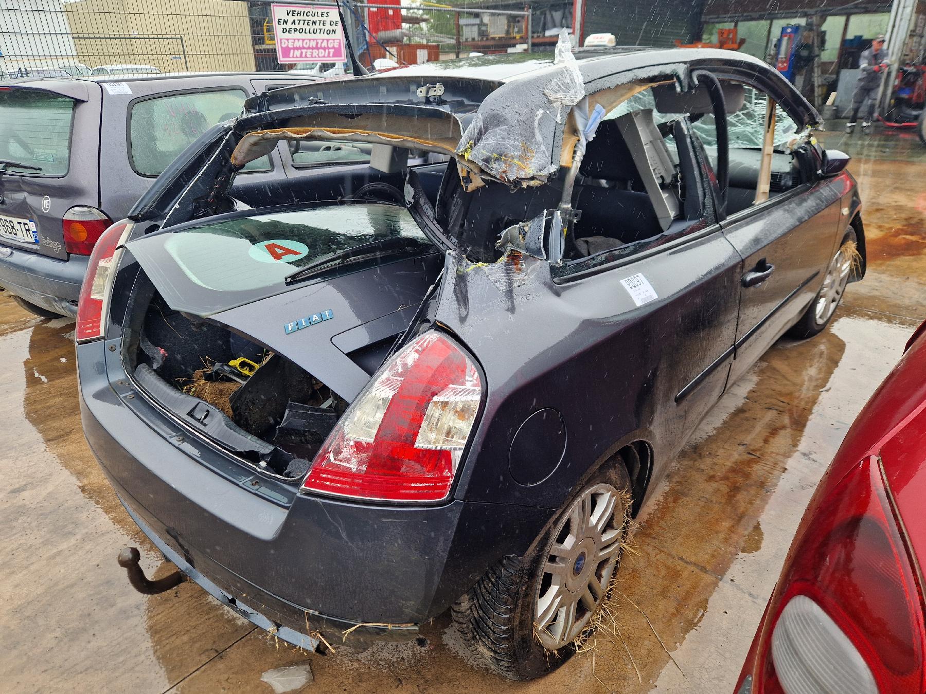 Feu arriere principal droit (feux) pour FIAT STILO Feu arriere principal droit (feux) pour FIAT STILO