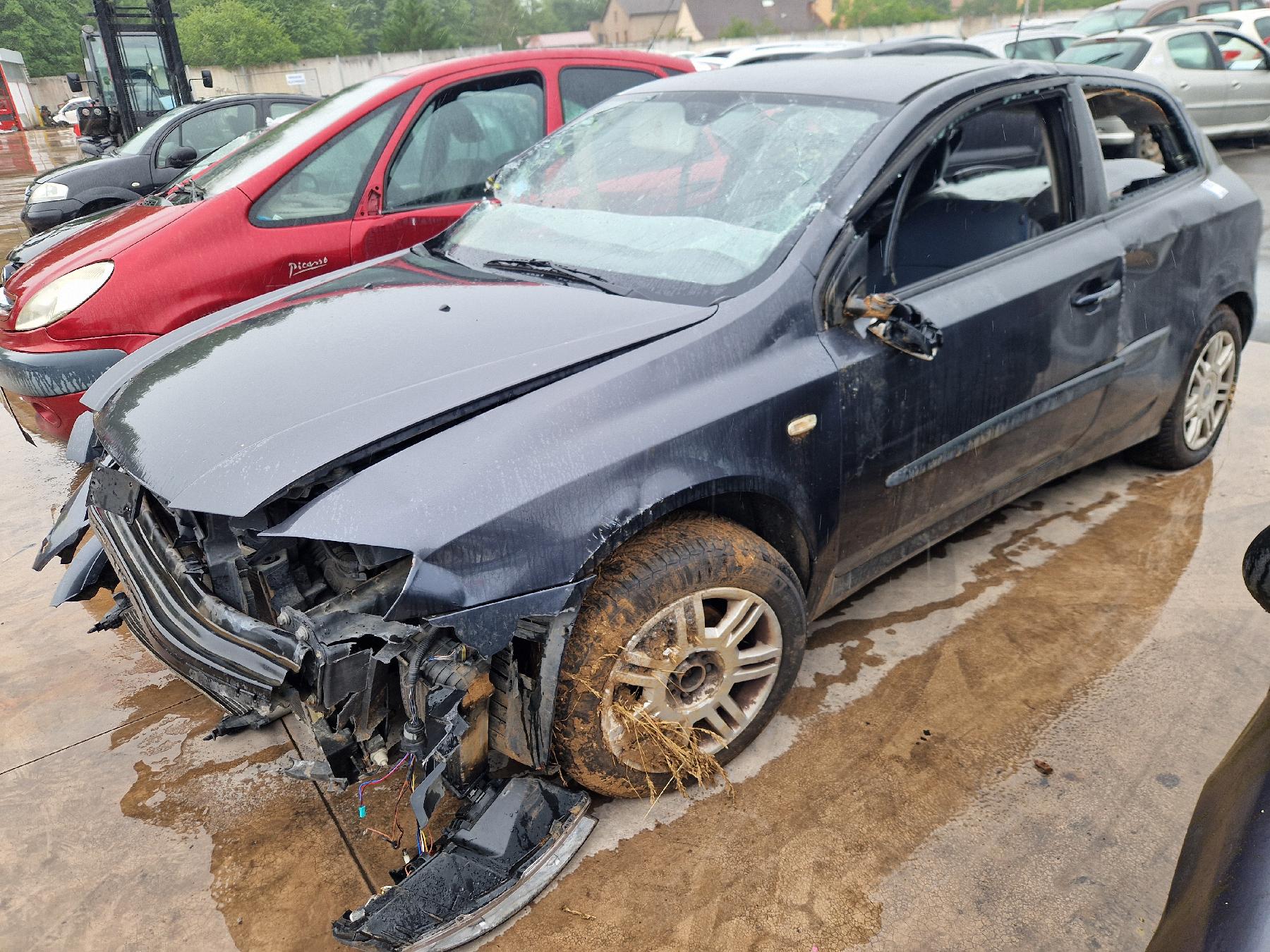 Feu arriere principal droit (feux) pour FIAT STILO Feu arriere principal droit (feux) pour FIAT STILO