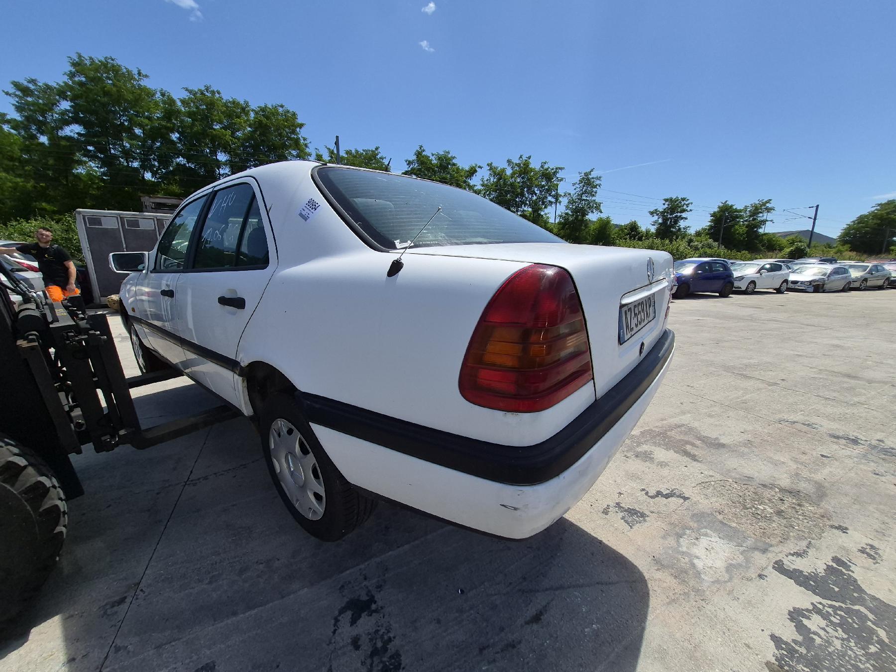 Feu arriere principal gauche (feux) pour MERCEDES CLASSE C 202 PHASE 1 Feu arriere principal gauche (feux) pour MERCEDES CLASSE C 202 PHASE 1