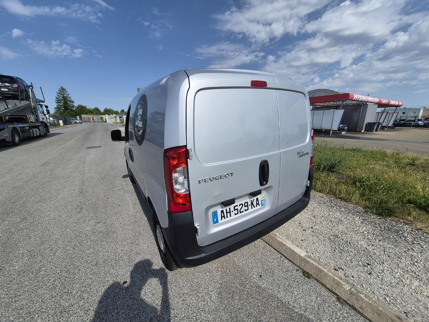 Pare choc arriere pour PEUGEOT BIPPER Pare choc arriere pour PEUGEOT BIPPER
