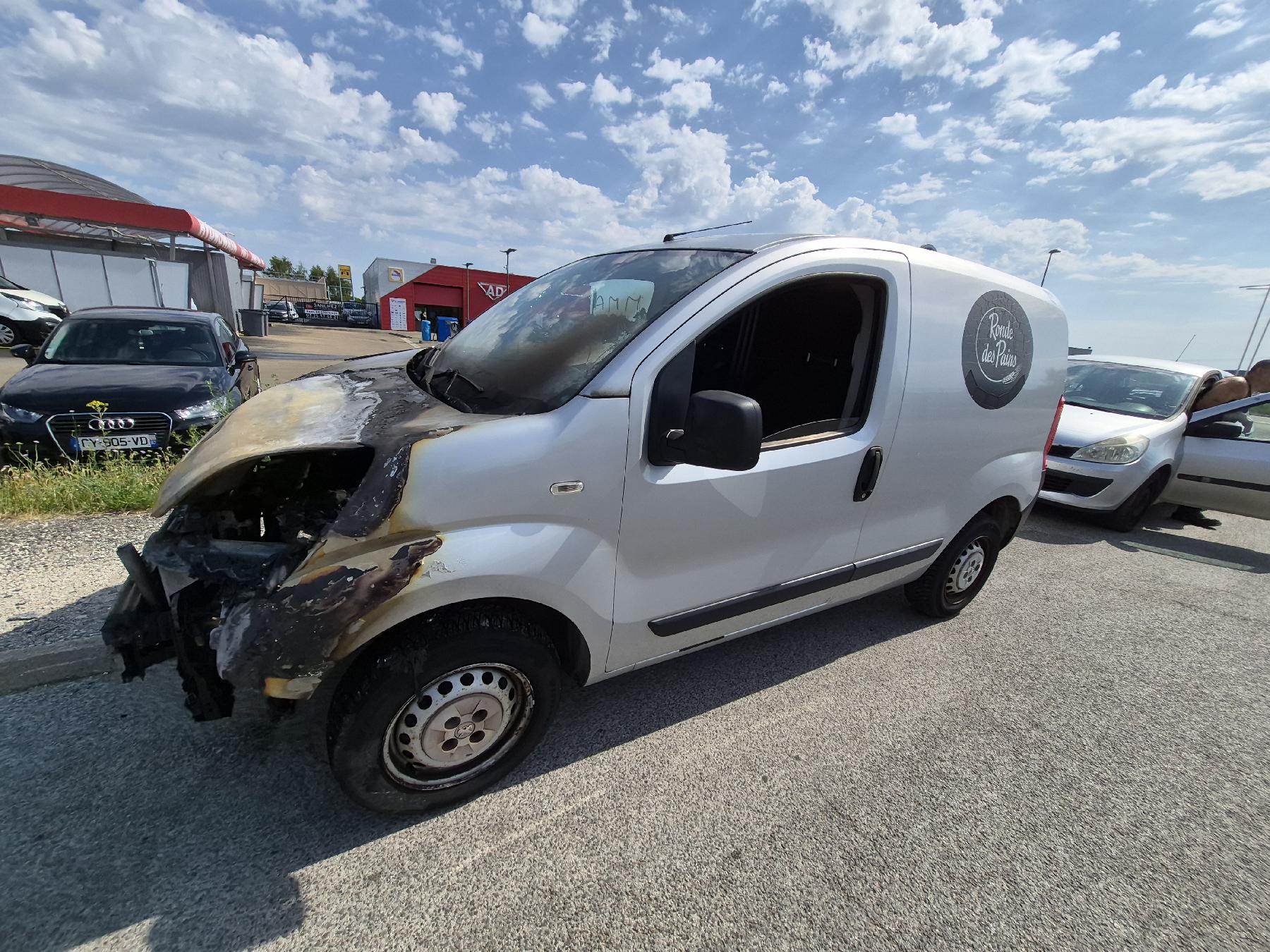 Pare choc arriere pour PEUGEOT BIPPER Pare choc arriere pour PEUGEOT BIPPER