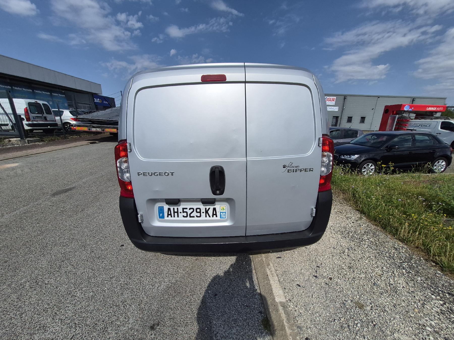 Pare choc arriere pour PEUGEOT BIPPER Pare choc arriere pour PEUGEOT BIPPER