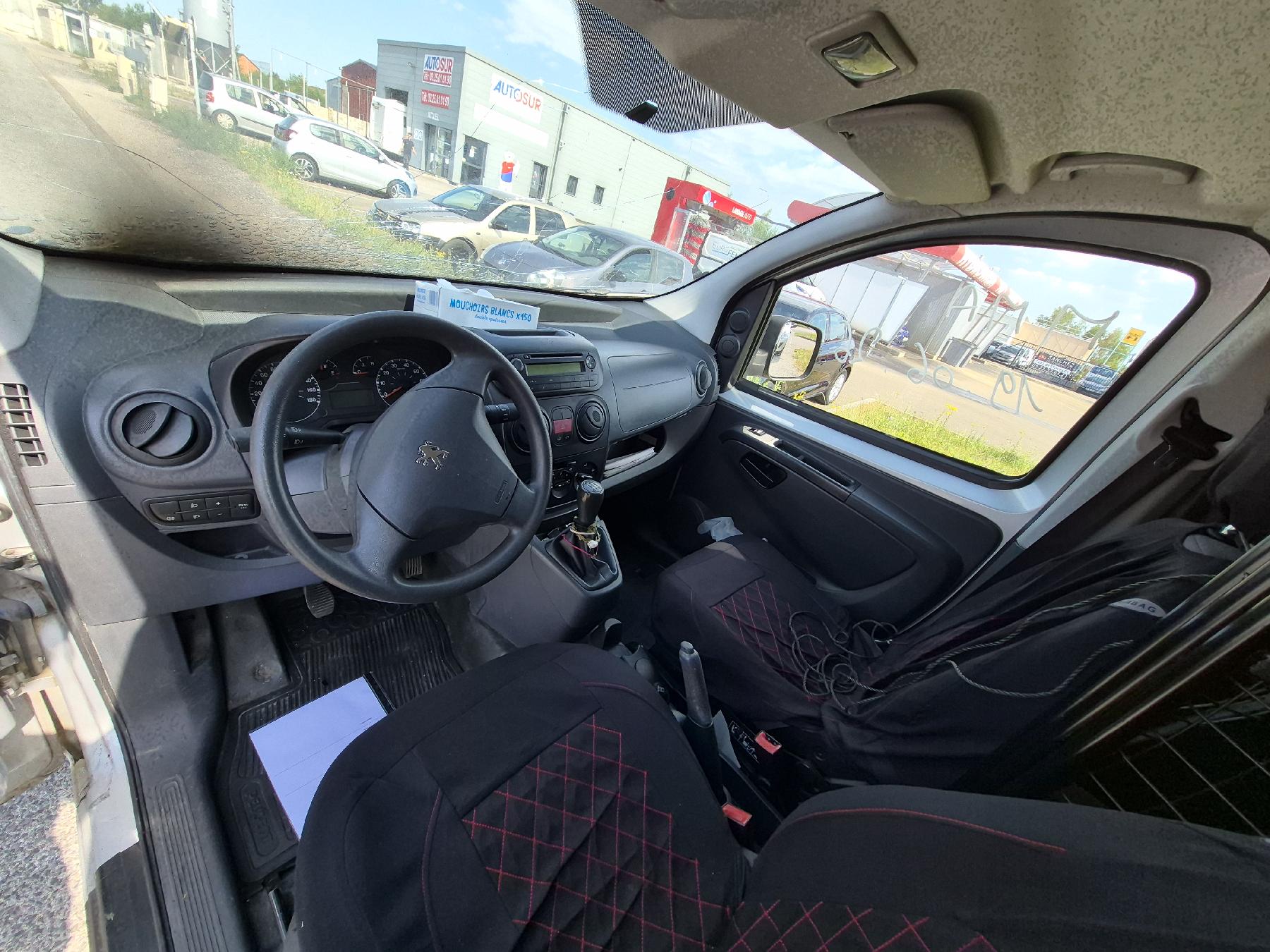 Pare choc arriere pour PEUGEOT BIPPER Pare choc arriere pour PEUGEOT BIPPER