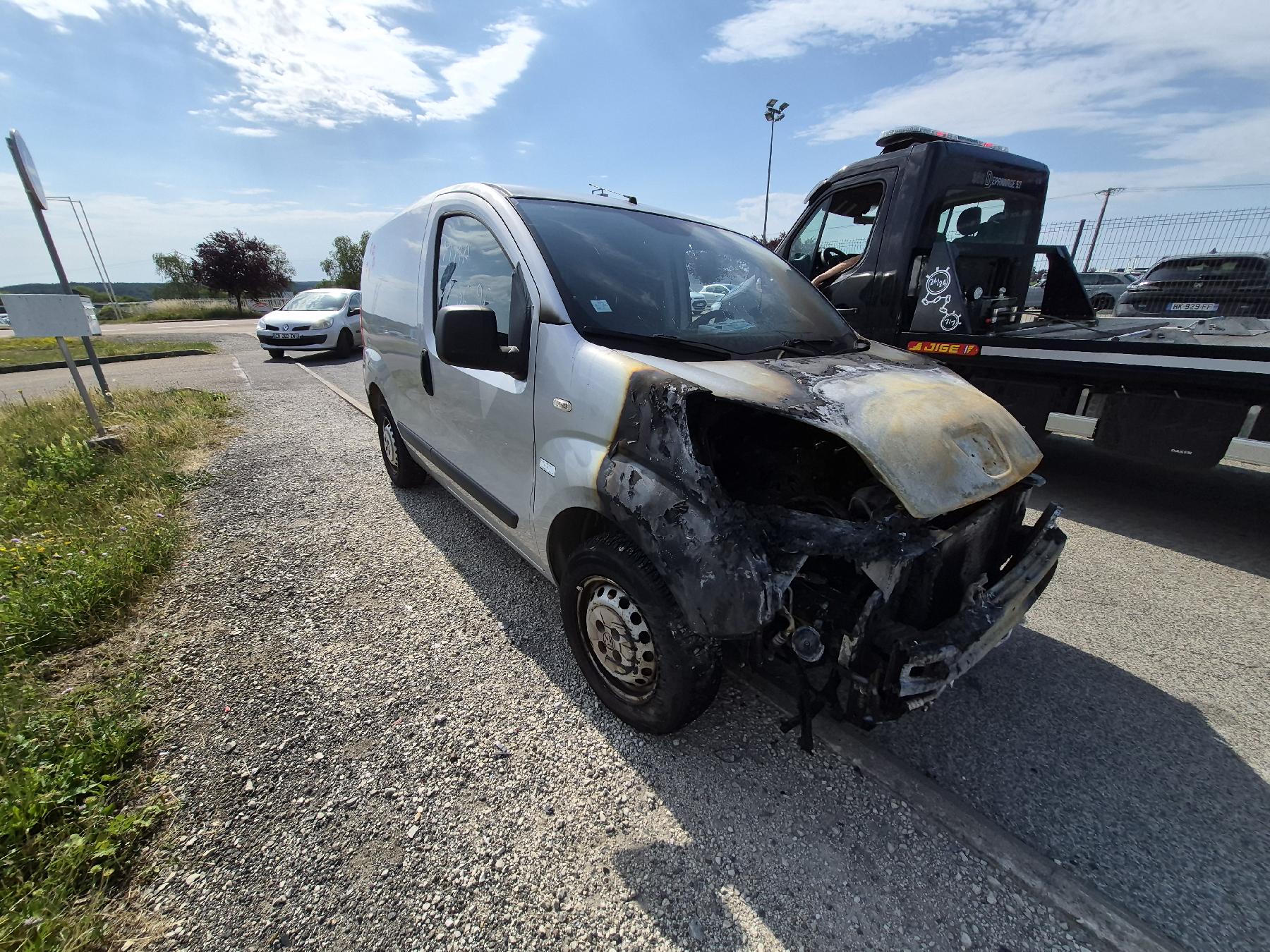 Pare choc arriere pour PEUGEOT BIPPER Pare choc arriere pour PEUGEOT BIPPER