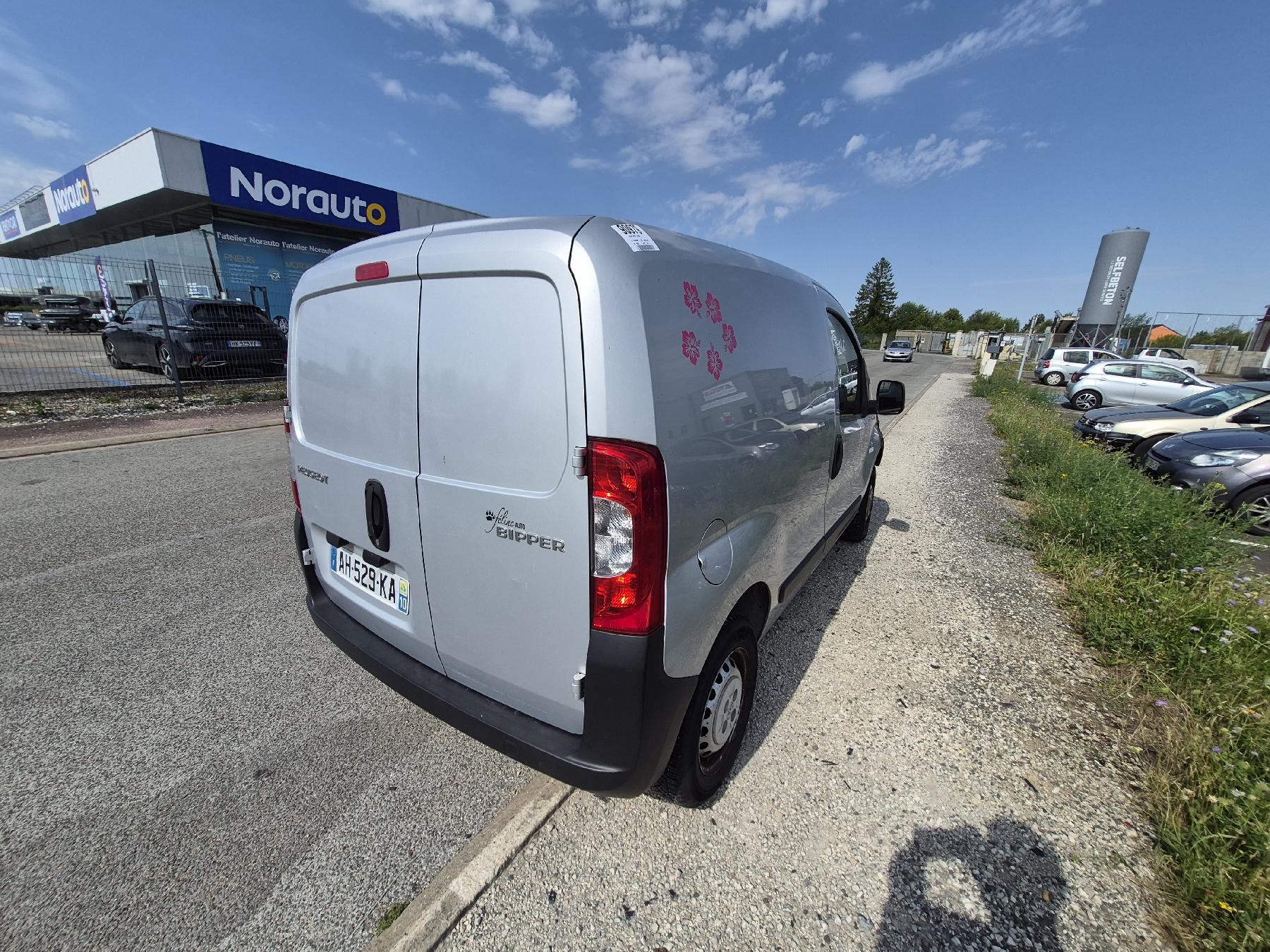 Pare choc arriere pour PEUGEOT BIPPER Pare choc arriere pour PEUGEOT BIPPER