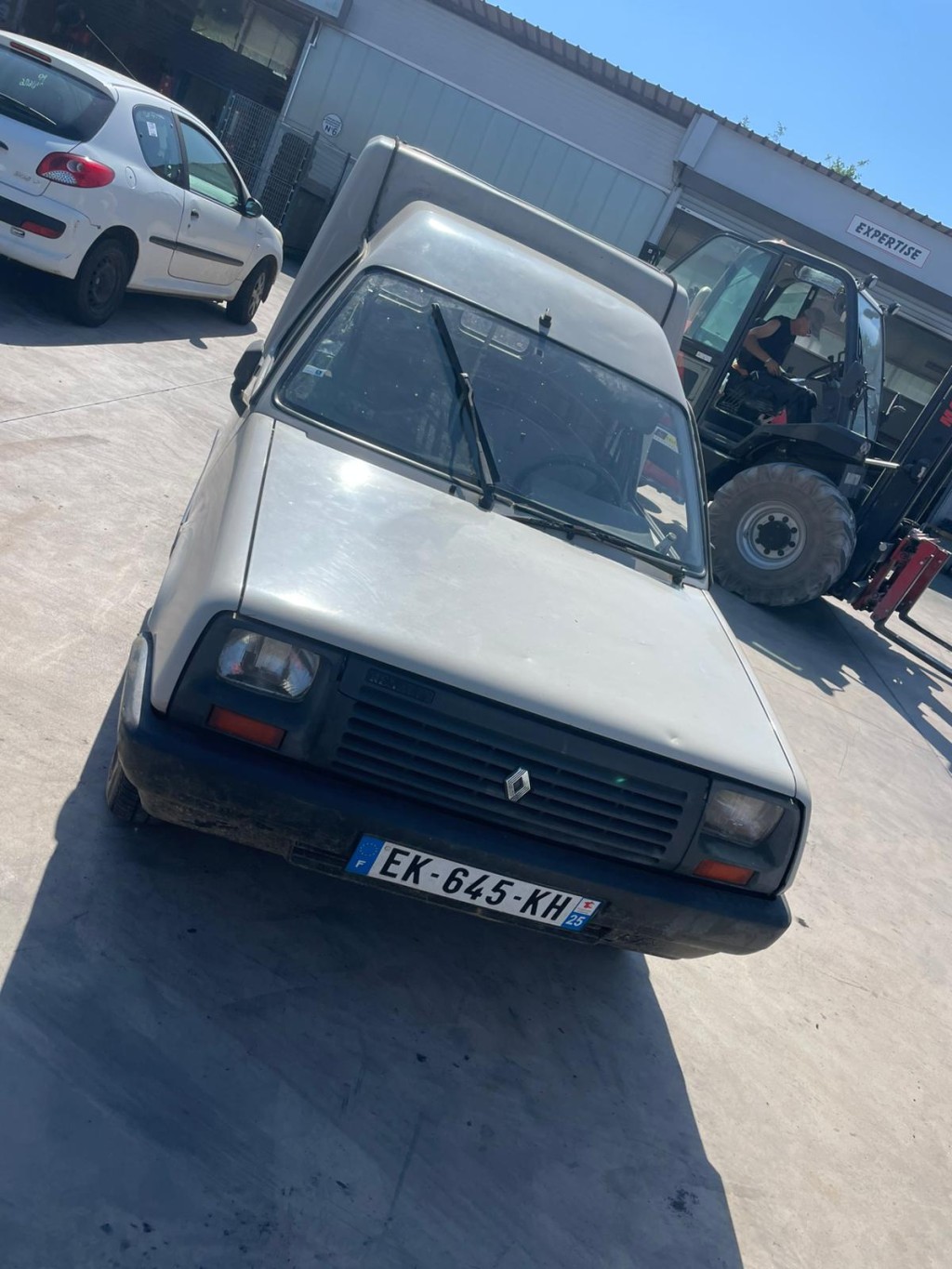 Feu arriere principal droit (feux) pour RENAULT EXPRESS PHASE 1 Feu arriere principal droit (feux) pour RENAULT EXPRESS PHASE 1