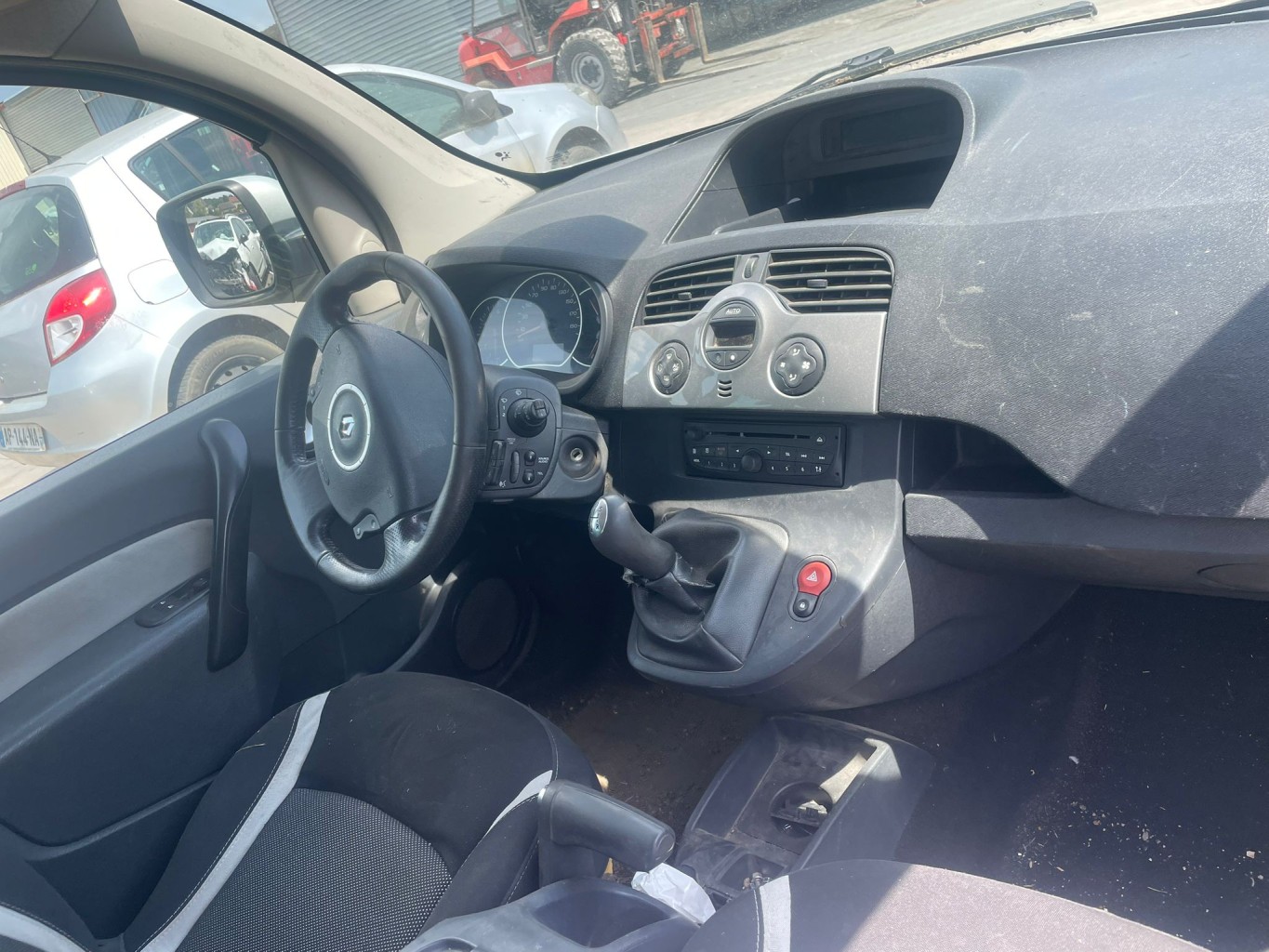 Optique avant principal gauche (feux)(phare) pour RENAULT KANGOO II Optique avant principal gauche (feux)(phare) pour RENAULT KANGOO II