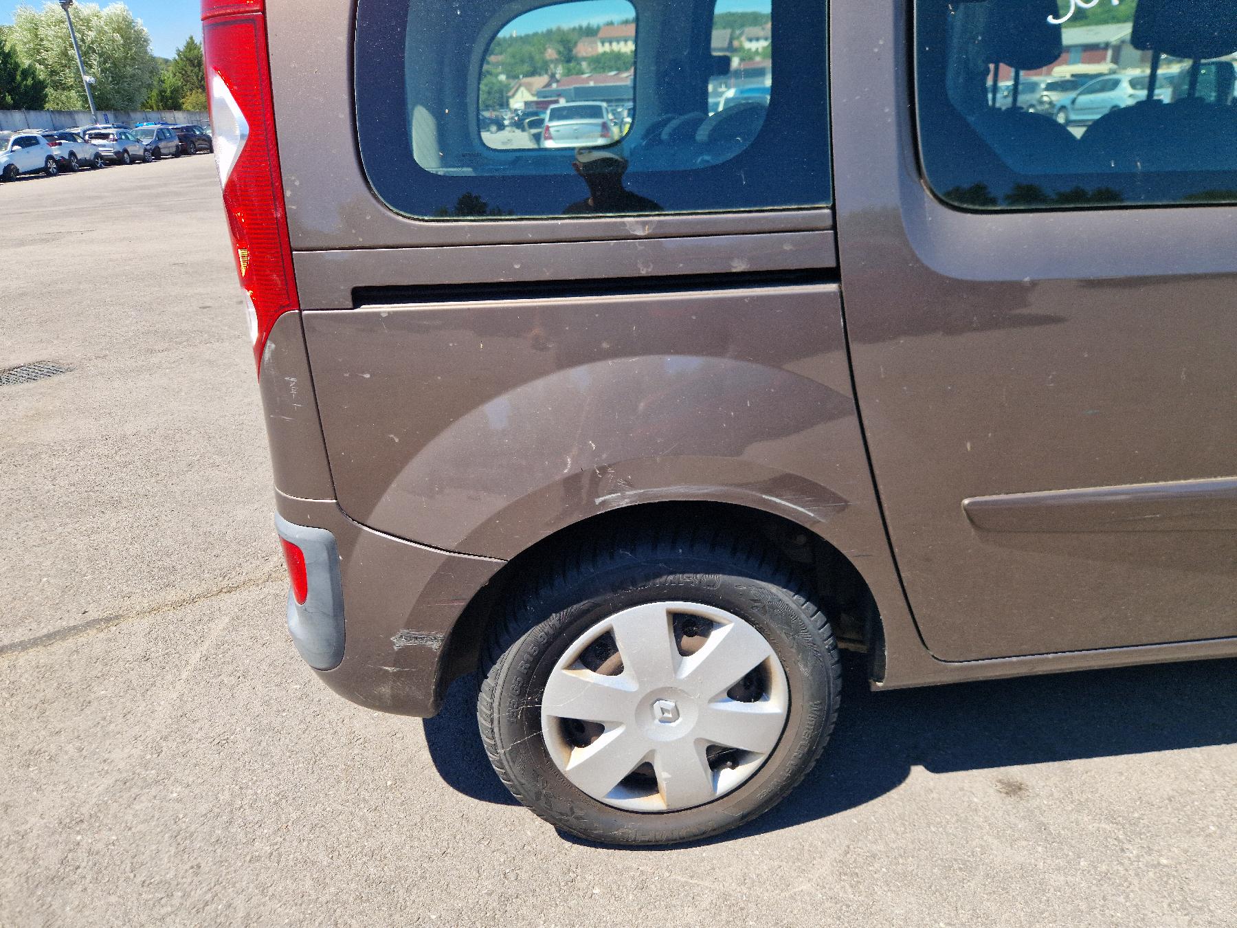 Porte laterale gauche pour RENAULT KANGOO 2 PHASE 1 Porte laterale gauche pour RENAULT KANGOO 2 PHASE 1