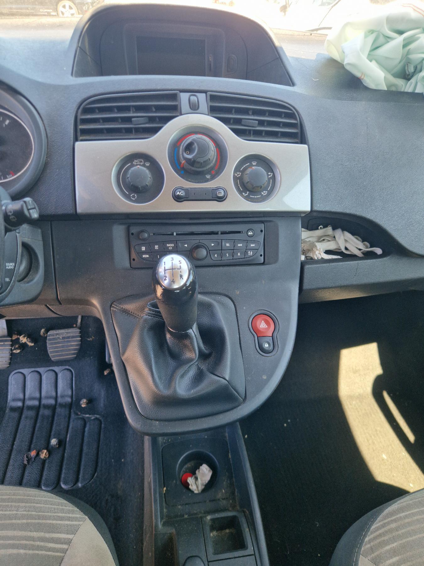Porte laterale gauche pour RENAULT KANGOO 2 PHASE 1 Porte laterale gauche pour RENAULT KANGOO 2 PHASE 1