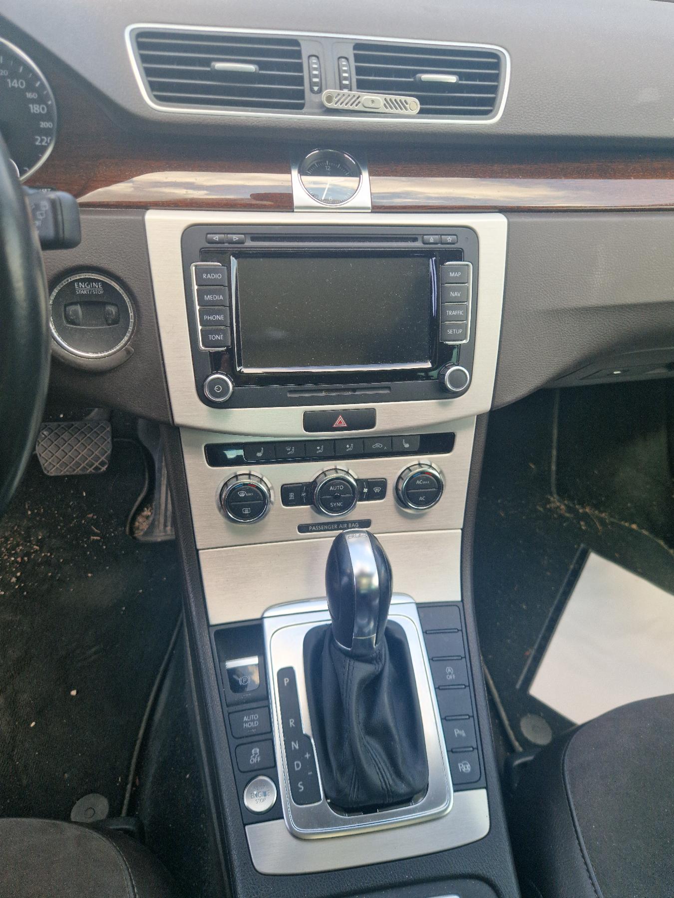 Autoradio d'origine pour VOLKSWAGEN PASSAT 6 BREAK Autoradio d'origine pour VOLKSWAGEN PASSAT 6 BREAK