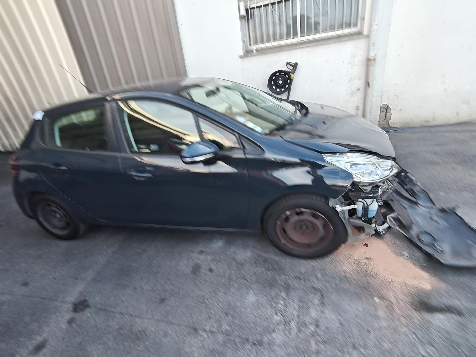 Aile avant droit pour PEUGEOT 208 1 PHASE 2 Aile avant droit pour PEUGEOT 208 1 PHASE 2
