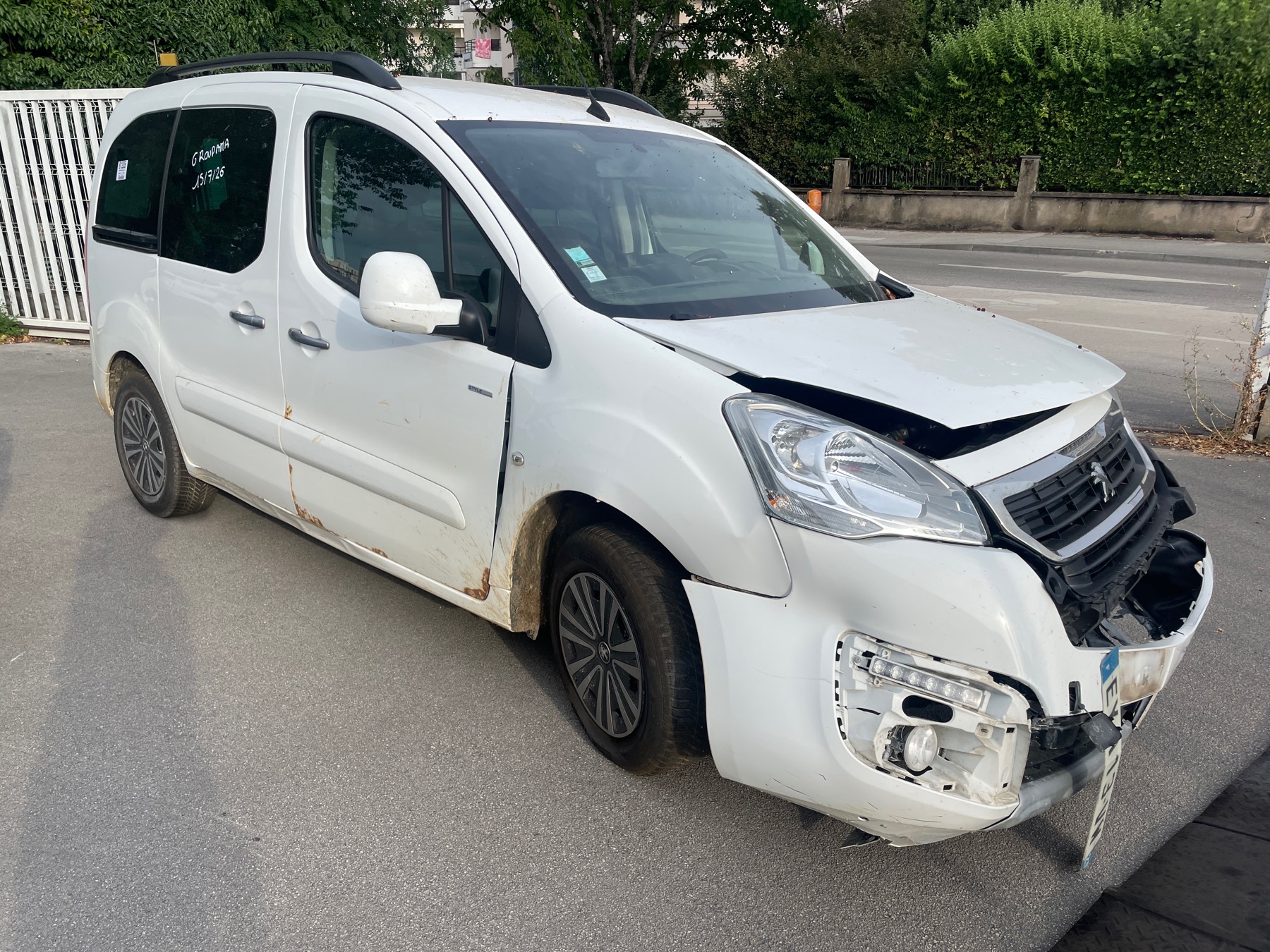 Feu arriere principal gauche (feux) pour PEUGEOT PARTNER 2 PHASE 3 Feu arriere principal gauche (feux) pour PEUGEOT PARTNER 2 PHASE 3