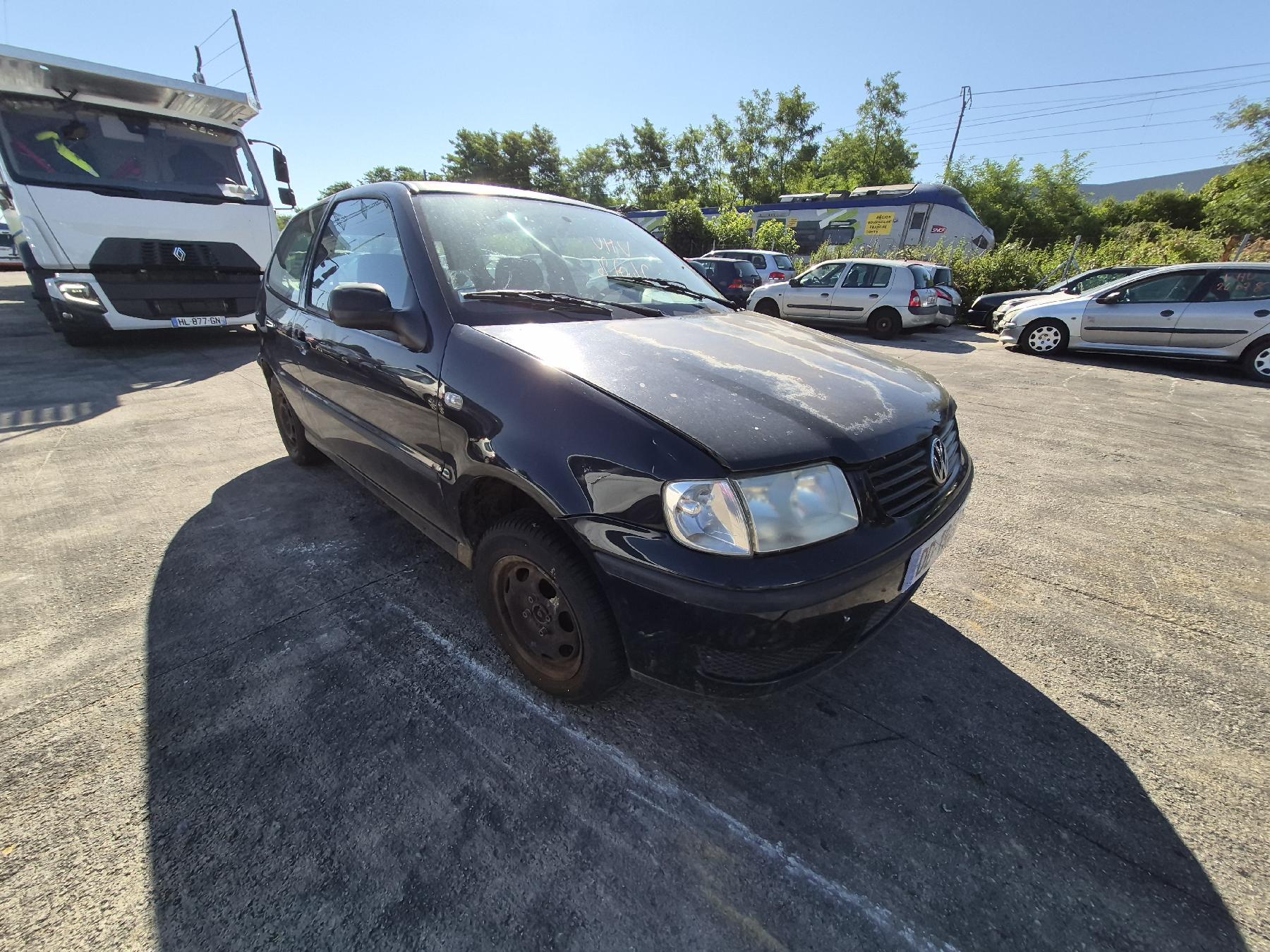 Feu arriere principal droit (feux) pour VOLKSWAGEN POLO 3 PHASE 2 Feu arriere principal droit (feux) pour VOLKSWAGEN POLO 3 PHASE 2