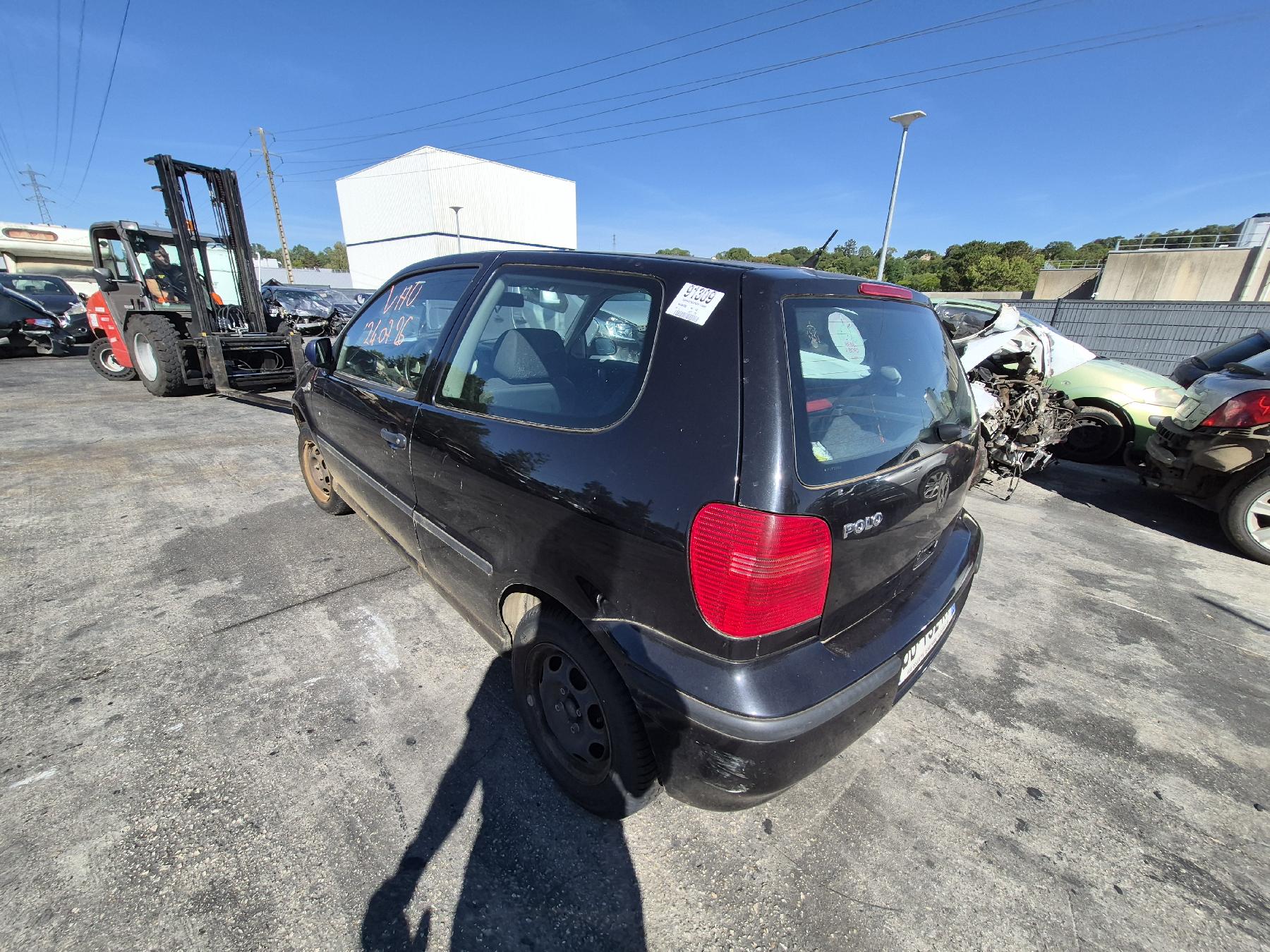 Feu arriere principal droit (feux) pour VOLKSWAGEN POLO 3 PHASE 2 Feu arriere principal droit (feux) pour VOLKSWAGEN POLO 3 PHASE 2