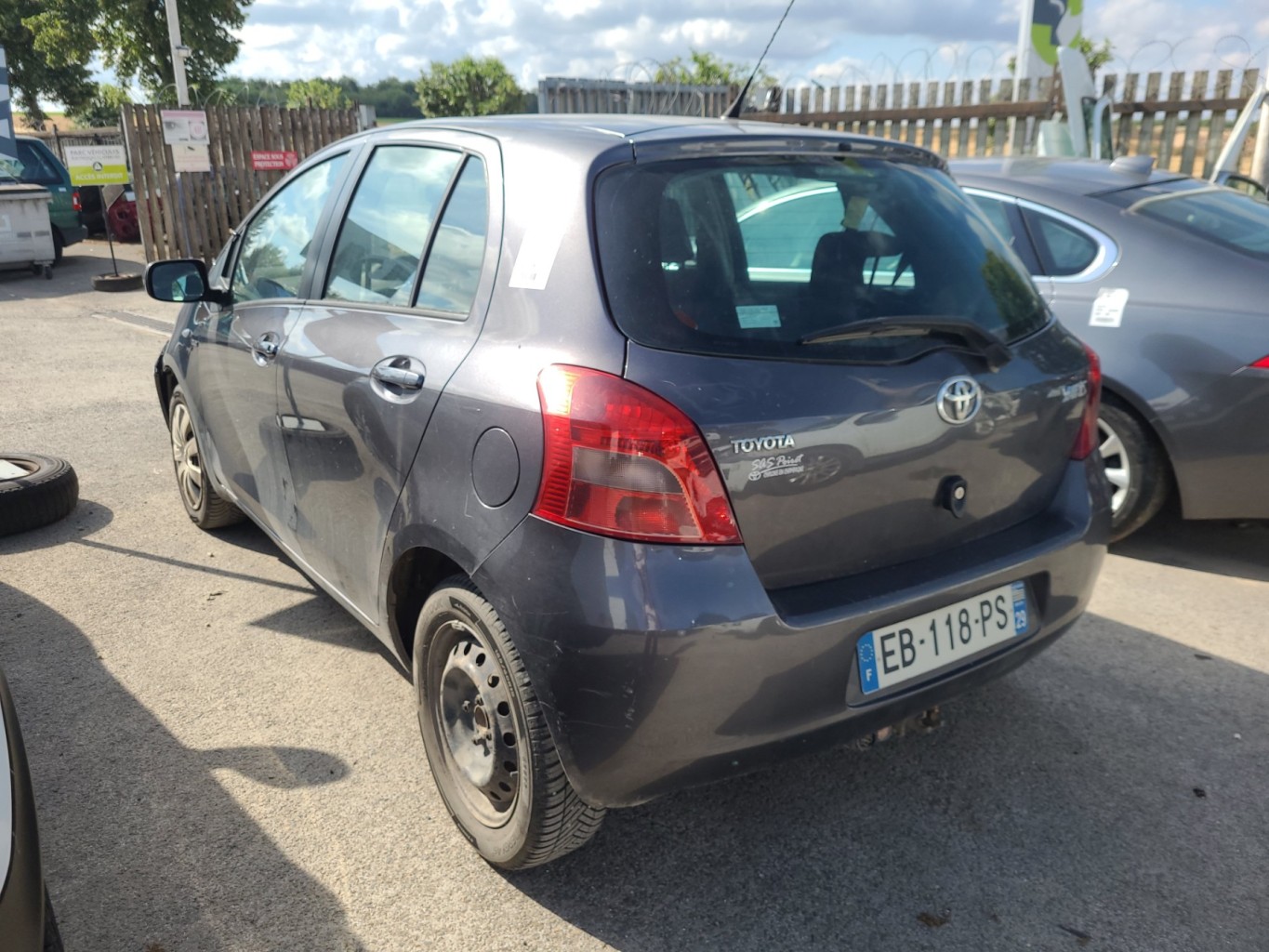 Porte arriere droit pour TOYOTA YARIS 2 PHASE 1 Porte arriere droit pour TOYOTA YARIS 2 PHASE 1