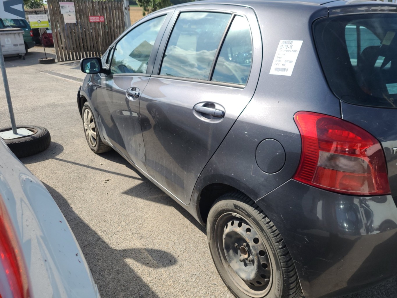 Porte arriere droit pour TOYOTA YARIS 2 PHASE 1 Porte arriere droit pour TOYOTA YARIS 2 PHASE 1