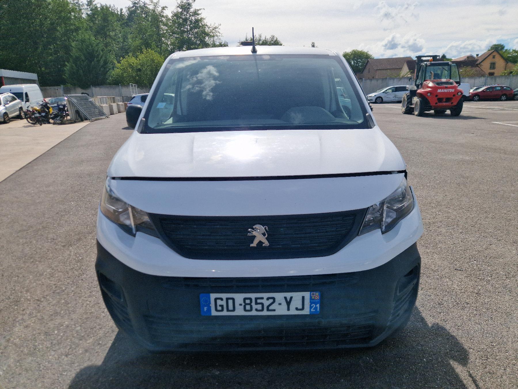 Charniere de capot pour PEUGEOT PARTNER 3 PHASE 1 Charniere de capot pour PEUGEOT PARTNER 3 PHASE 1