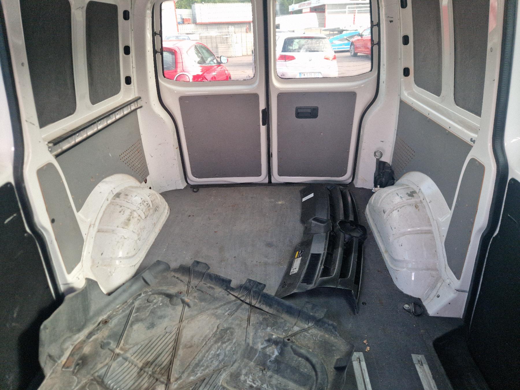 Demi train arriere gauche pour VOLKSWAGEN TRANSPORTER 5 PHASE 2 Demi train arriere gauche pour VOLKSWAGEN TRANSPORTER 5 PHASE 2