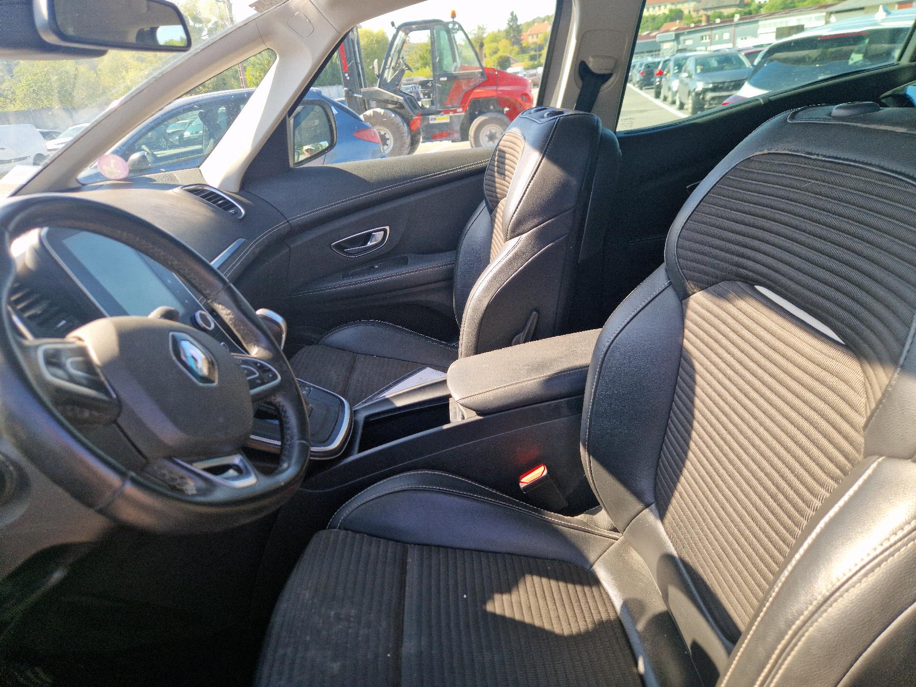 Garniture hayon pour RENAULT SCENIC 4 Garniture hayon pour RENAULT SCENIC 4