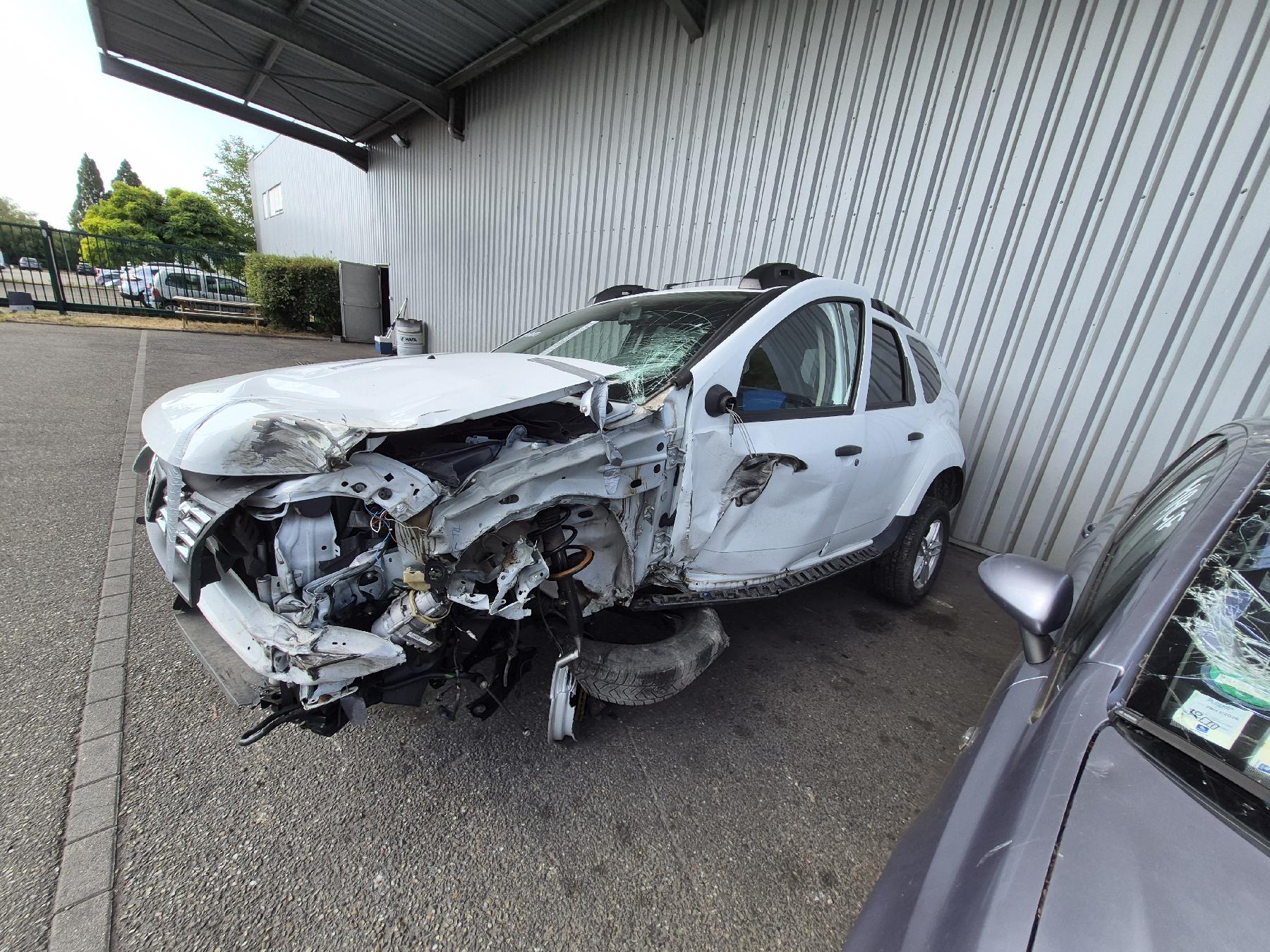 Vitre arriere gauche pour DACIA DUSTER 1 PHASE 2 Vitre arriere gauche pour DACIA DUSTER 1 PHASE 2