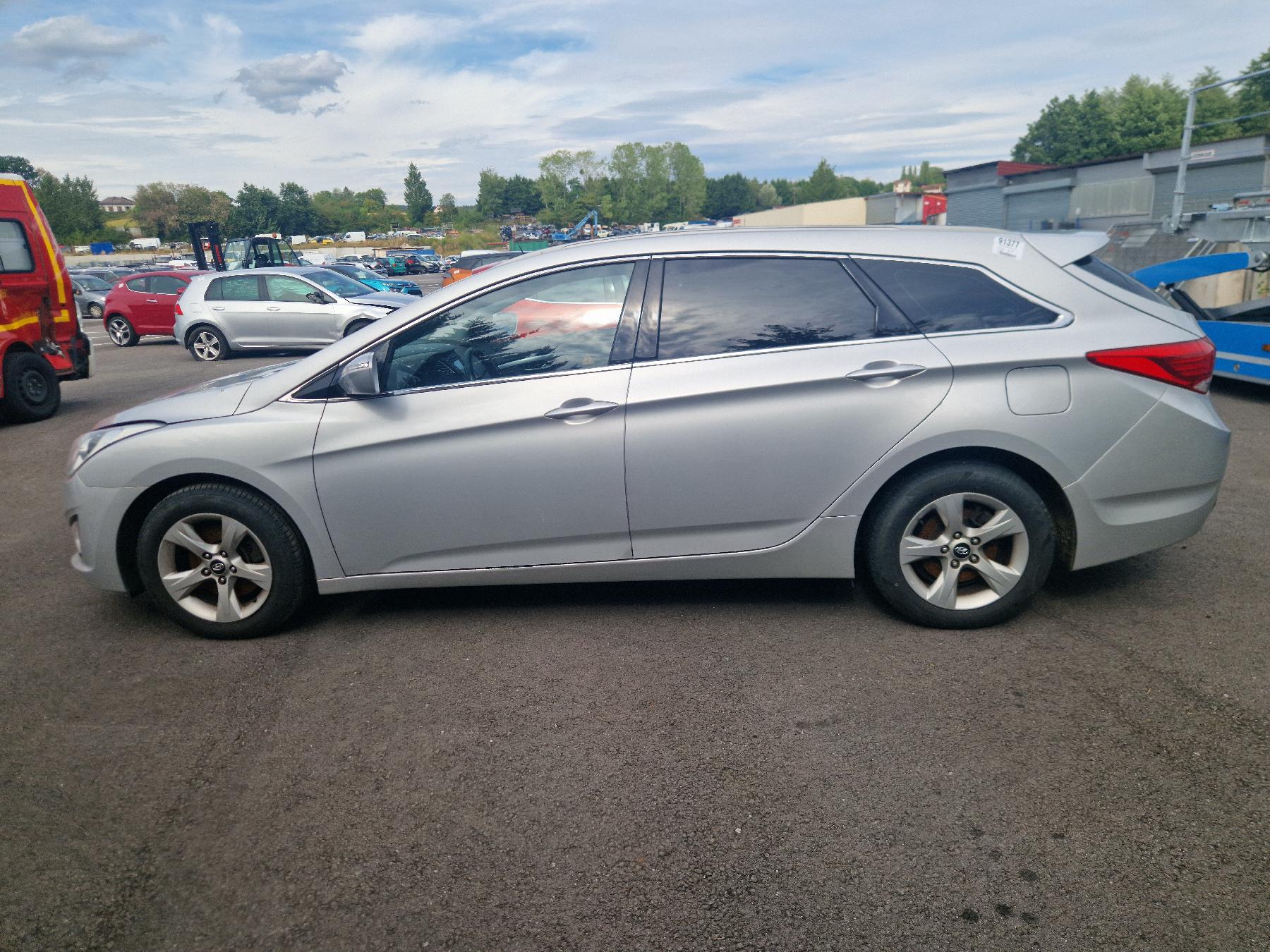 Aile avant gauche pour HYUNDAI I 40 PHASE 1 BREAK Aile avant gauche pour HYUNDAI I 40 PHASE 1 BREAK