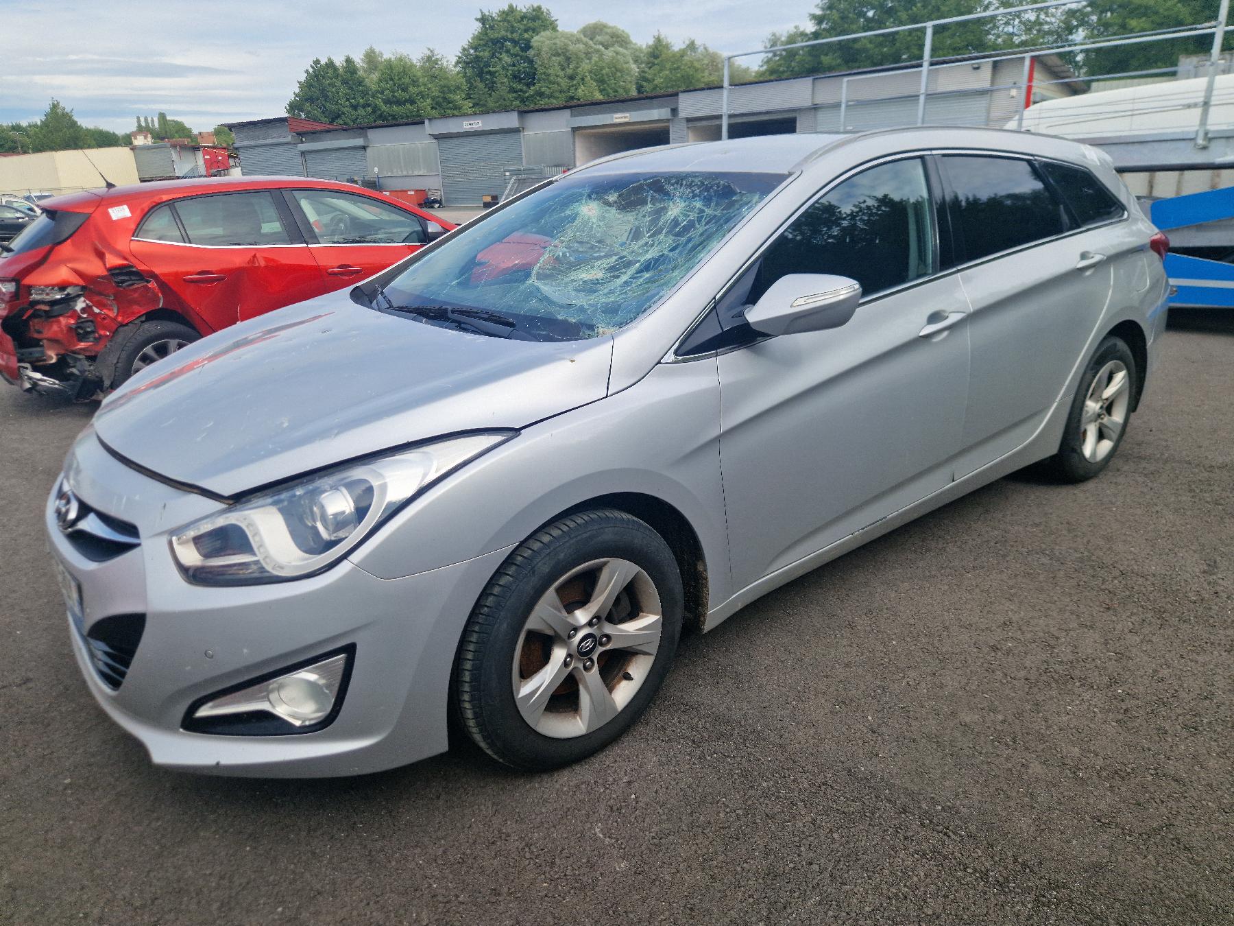 Aile avant gauche pour HYUNDAI I 40 PHASE 1 BREAK Aile avant gauche pour HYUNDAI I 40 PHASE 1 BREAK