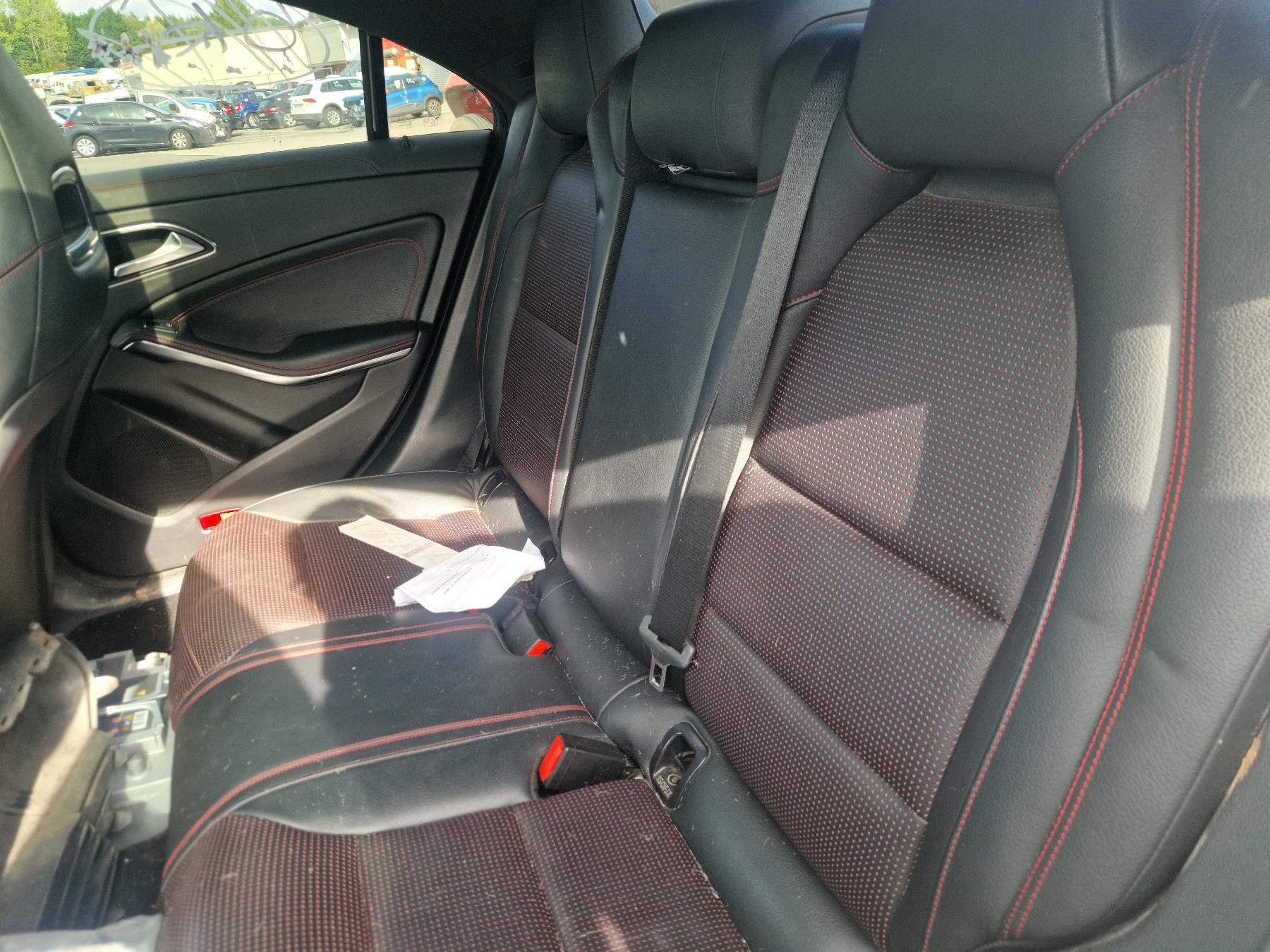 Panneau de porte arriere droit pour MERCEDES CLASSE CLA 117 Panneau de porte arriere droit pour MERCEDES CLASSE CLA 117