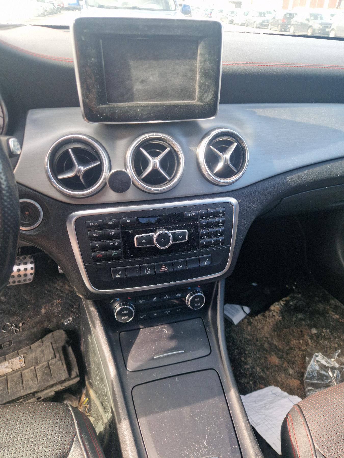 Panneau de porte arriere droit pour MERCEDES CLASSE CLA 117 Panneau de porte arriere droit pour MERCEDES CLASSE CLA 117