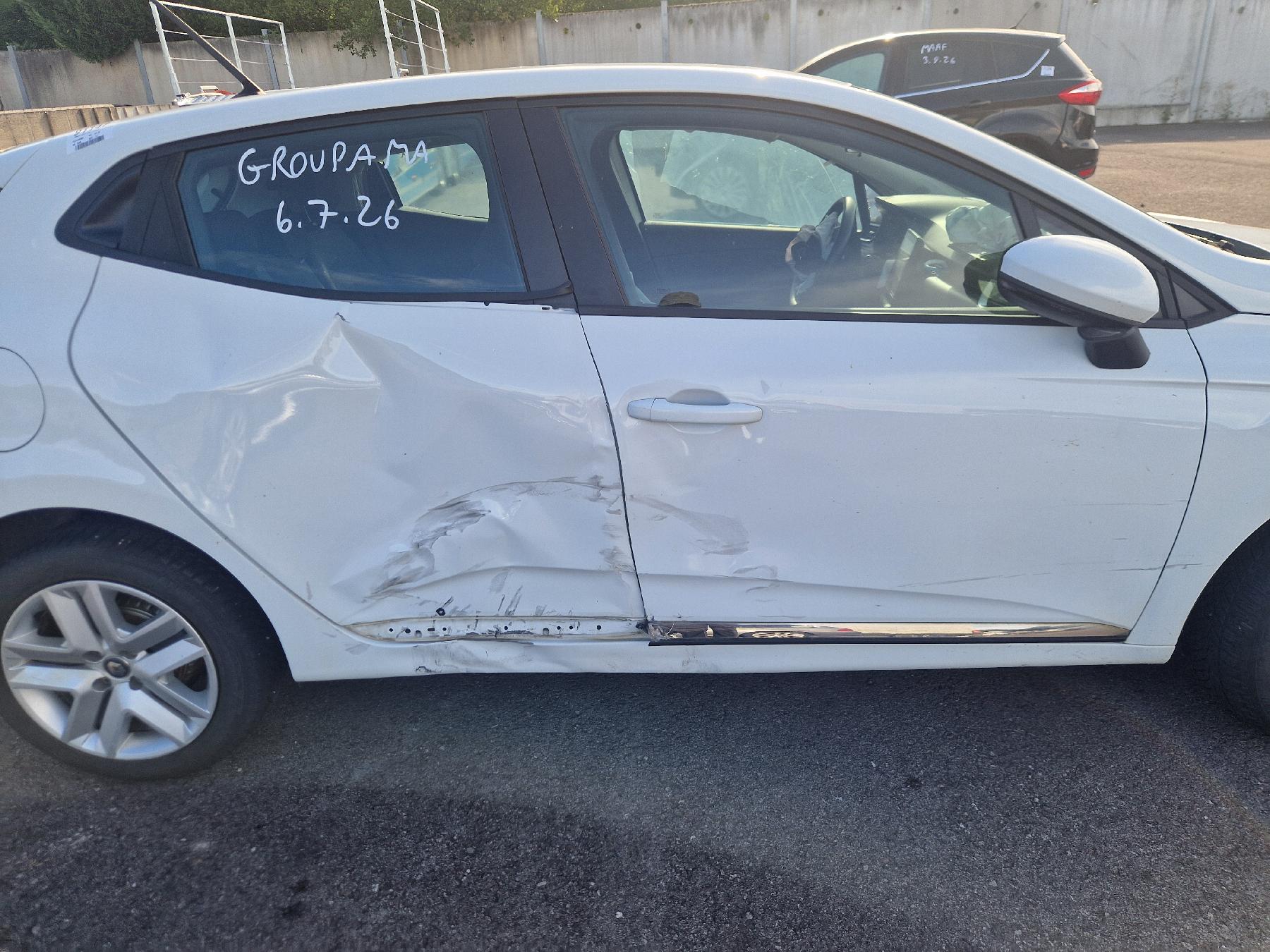 Poignee porte avant droit pour RENAULT CLIO 5 PHASE 1 Poignee porte avant droit pour RENAULT CLIO 5 PHASE 1