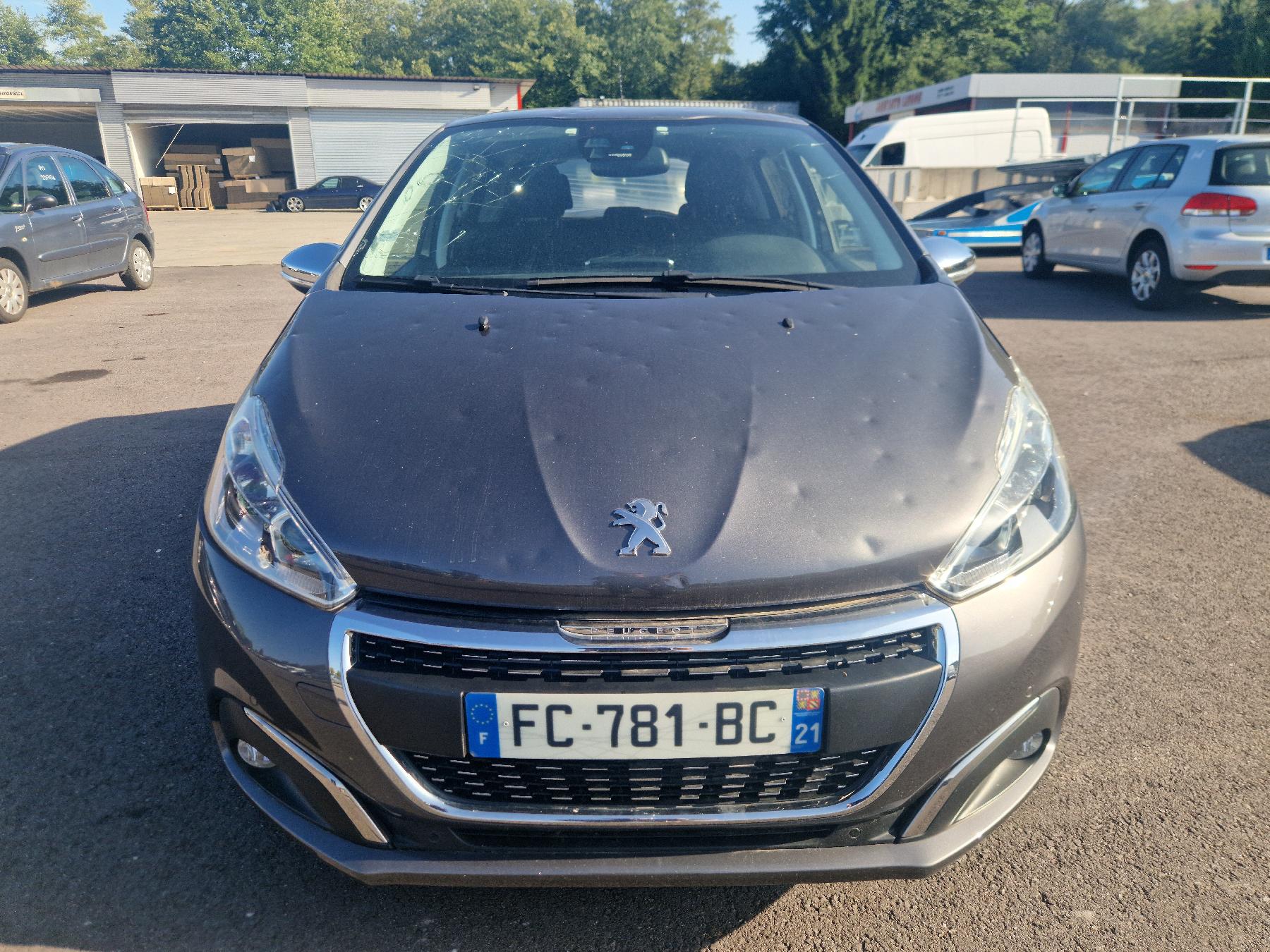 Feu arriere stop central pour PEUGEOT 208 1 PHASE 2 Feu arriere stop central pour PEUGEOT 208 1 PHASE 2