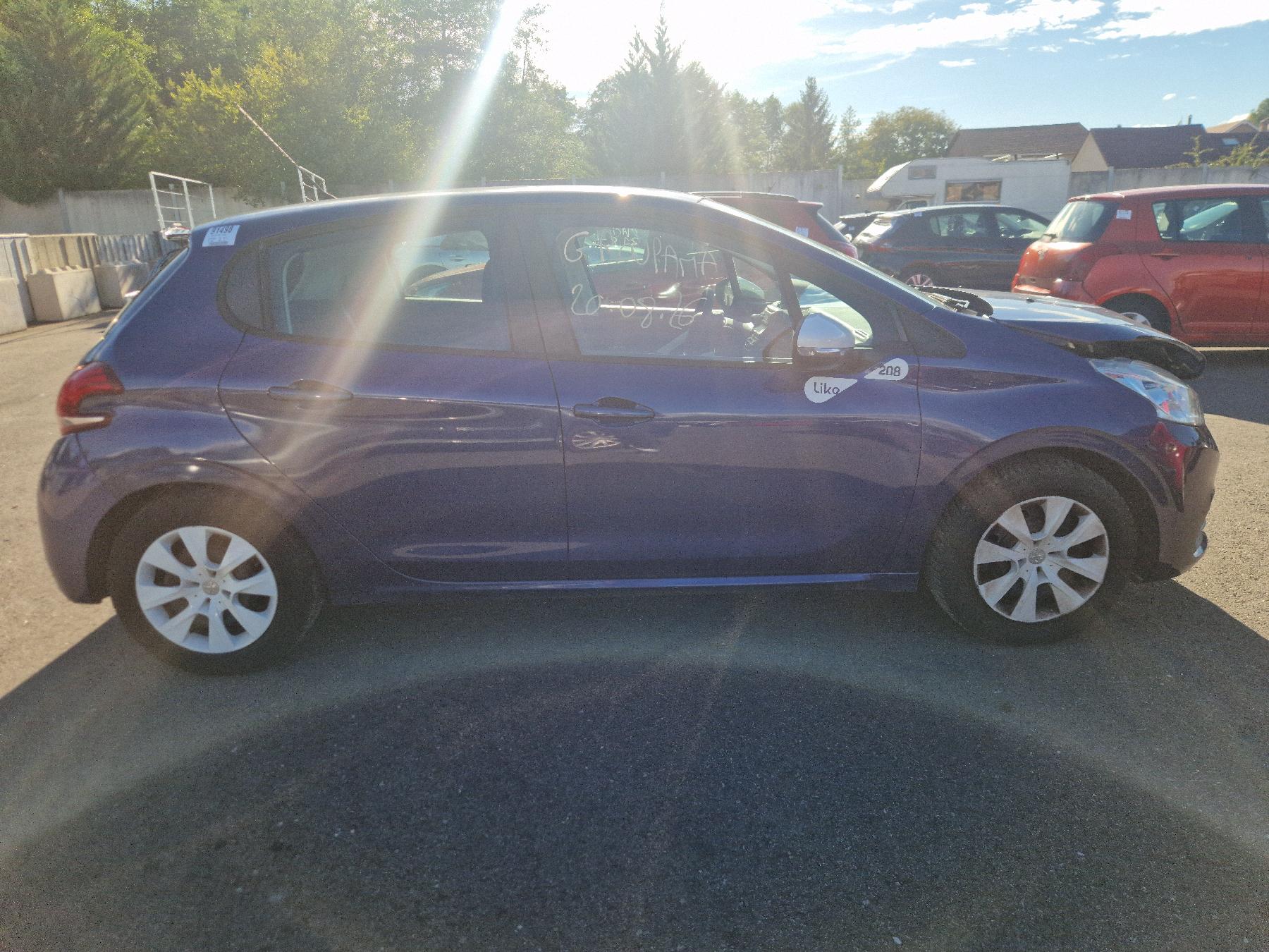 Baie de pare brise pour PEUGEOT 208 1 PHASE 2 Baie de pare brise pour PEUGEOT 208 1 PHASE 2