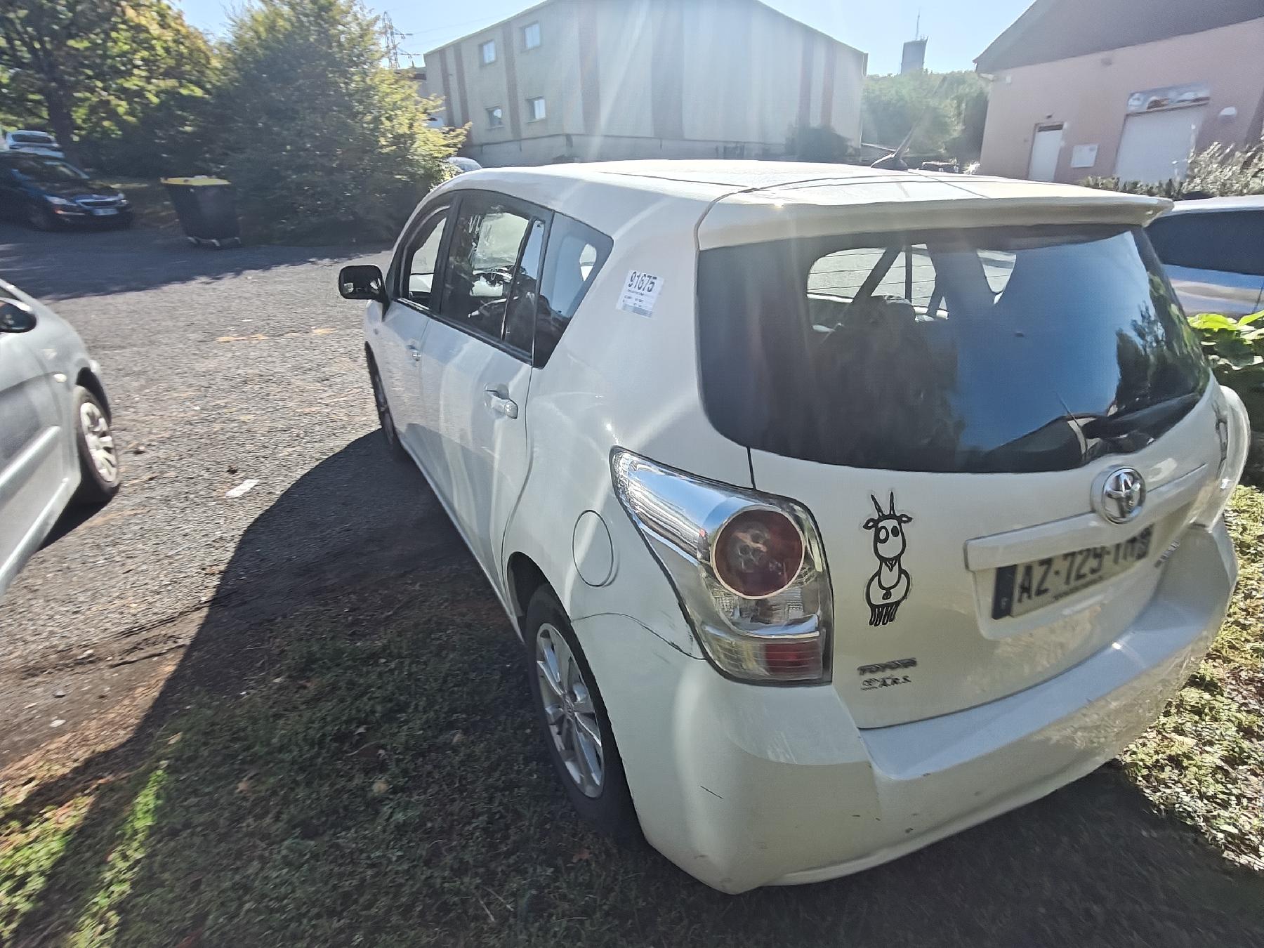 Renfort pare choc arriere (traverse) pour TOYOTA VERSO PHASE 1 Renfort pare choc arriere (traverse) pour TOYOTA VERSO PHASE 1