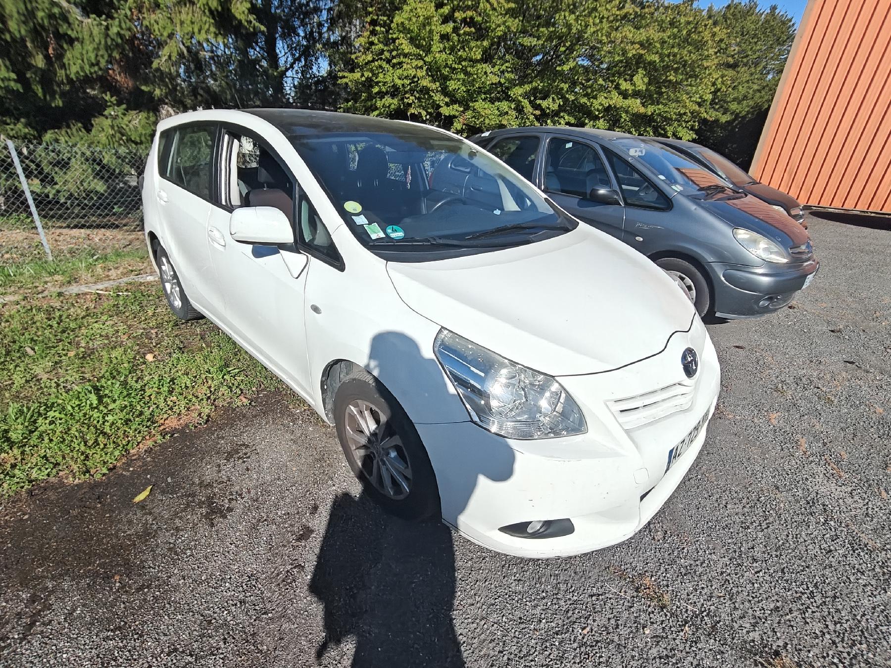 Renfort pare choc arriere (traverse) pour TOYOTA VERSO PHASE 1 Renfort pare choc arriere (traverse) pour TOYOTA VERSO PHASE 1