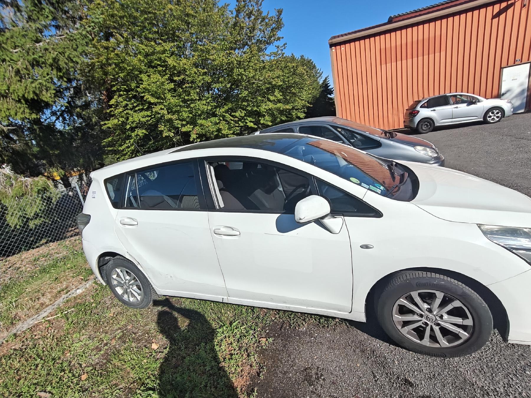 Renfort pare choc arriere (traverse) pour TOYOTA VERSO PHASE 1 Renfort pare choc arriere (traverse) pour TOYOTA VERSO PHASE 1