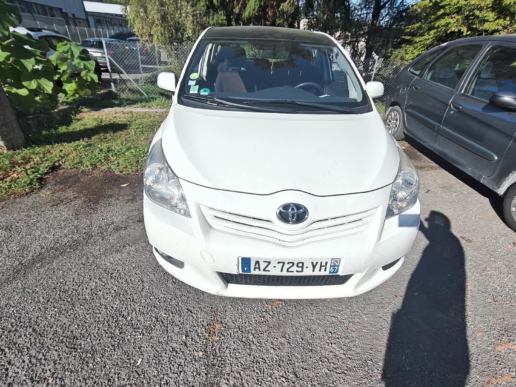 Renfort pare choc arriere (traverse) pour TOYOTA VERSO PHASE 1 Renfort pare choc arriere (traverse) pour TOYOTA VERSO PHASE 1