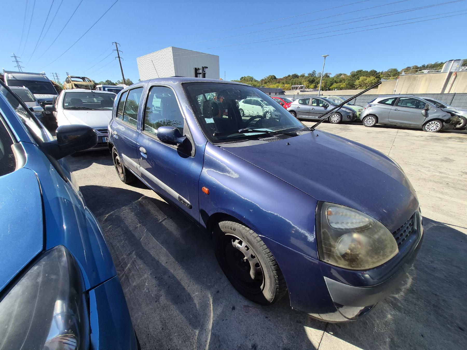 Optique avant principal gauche (feux)(phare) pour RENAULT CLIO 2 PHASE 2 Optique avant principal gauche (feux)(phare) pour RENAULT CLIO 2 PHASE 2
