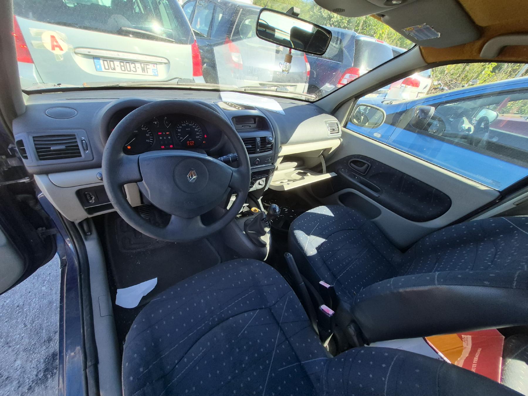 Optique avant principal gauche (feux)(phare) pour RENAULT CLIO 2 PHASE 2 Optique avant principal gauche (feux)(phare) pour RENAULT CLIO 2 PHASE 2