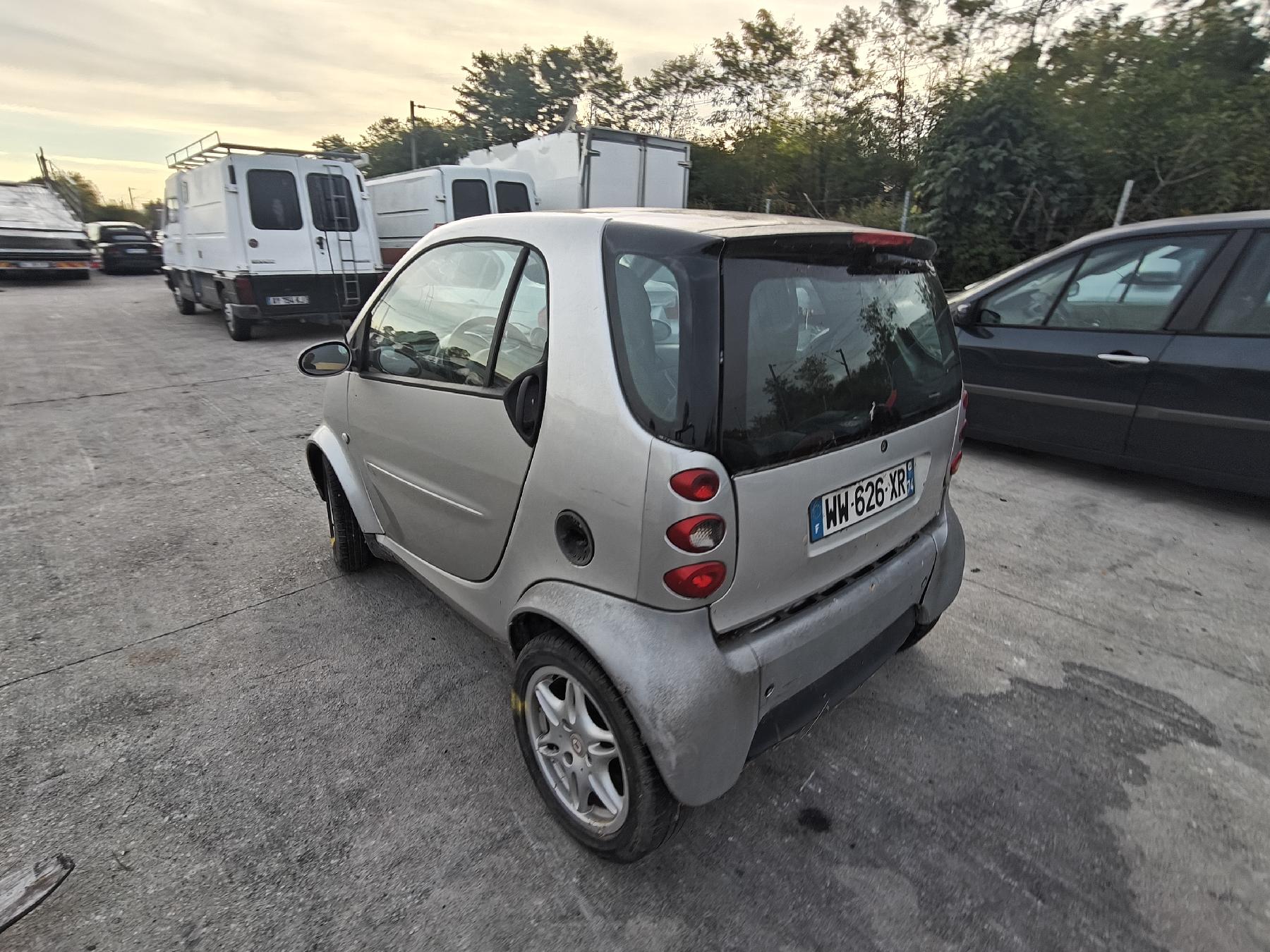 Serrure avant gauche pour SMART FORTWO 1 PHASE 2 COUPE Serrure avant gauche pour SMART FORTWO 1 PHASE 2 COUPE